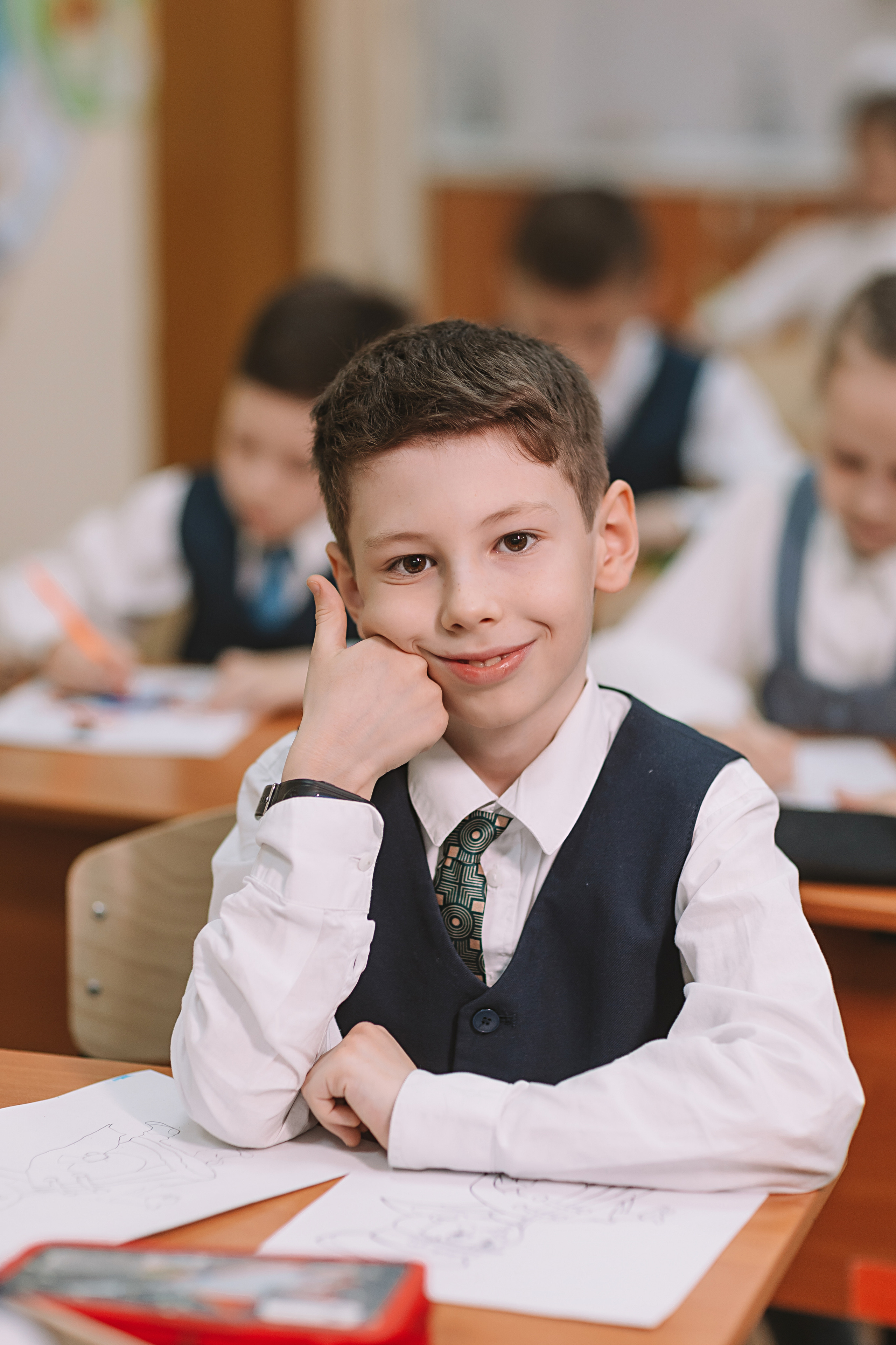 2 класс в школе. Семейный фотограф Тюмень, фотограф на роды Салмина Мария