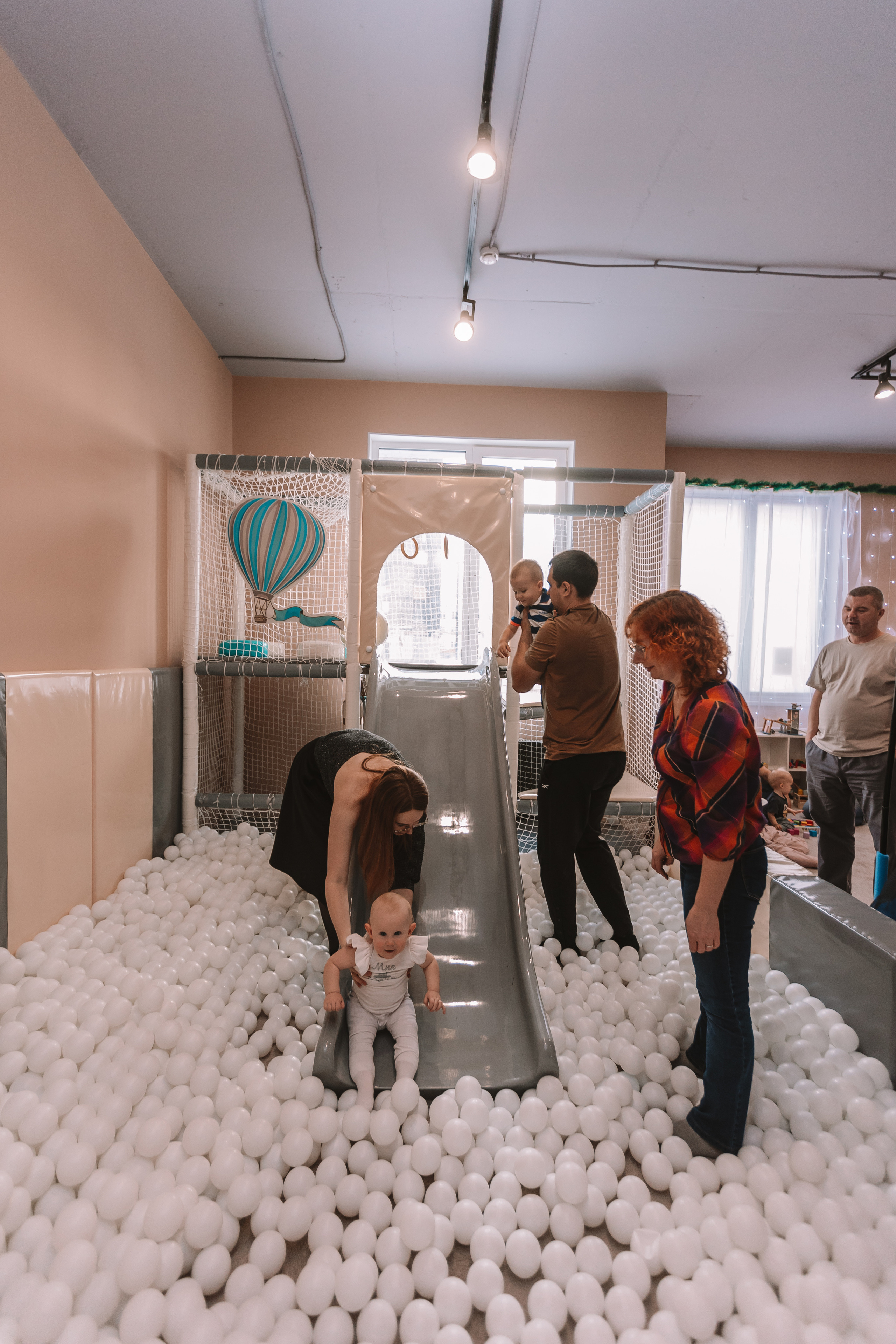 Первый годик в игровой. Семейный фотограф Тюмень, фотограф на роды Салмина Мария