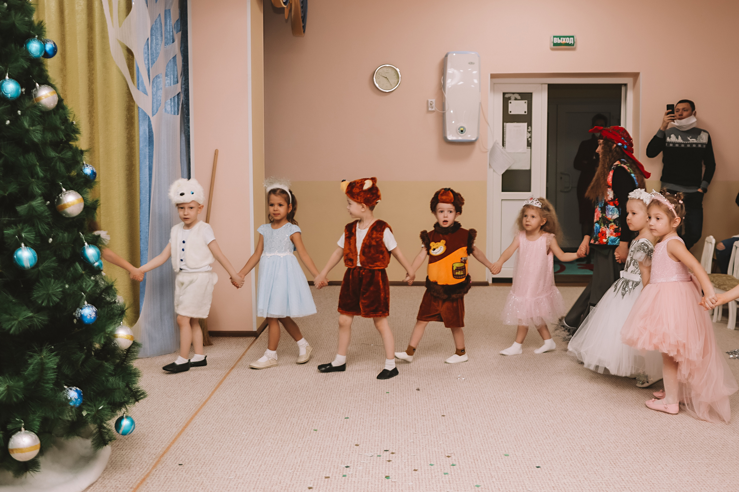 Репортаж новогоднего утренника. Семейный фотограф Тюмень, фотограф на роды Салмина Мария