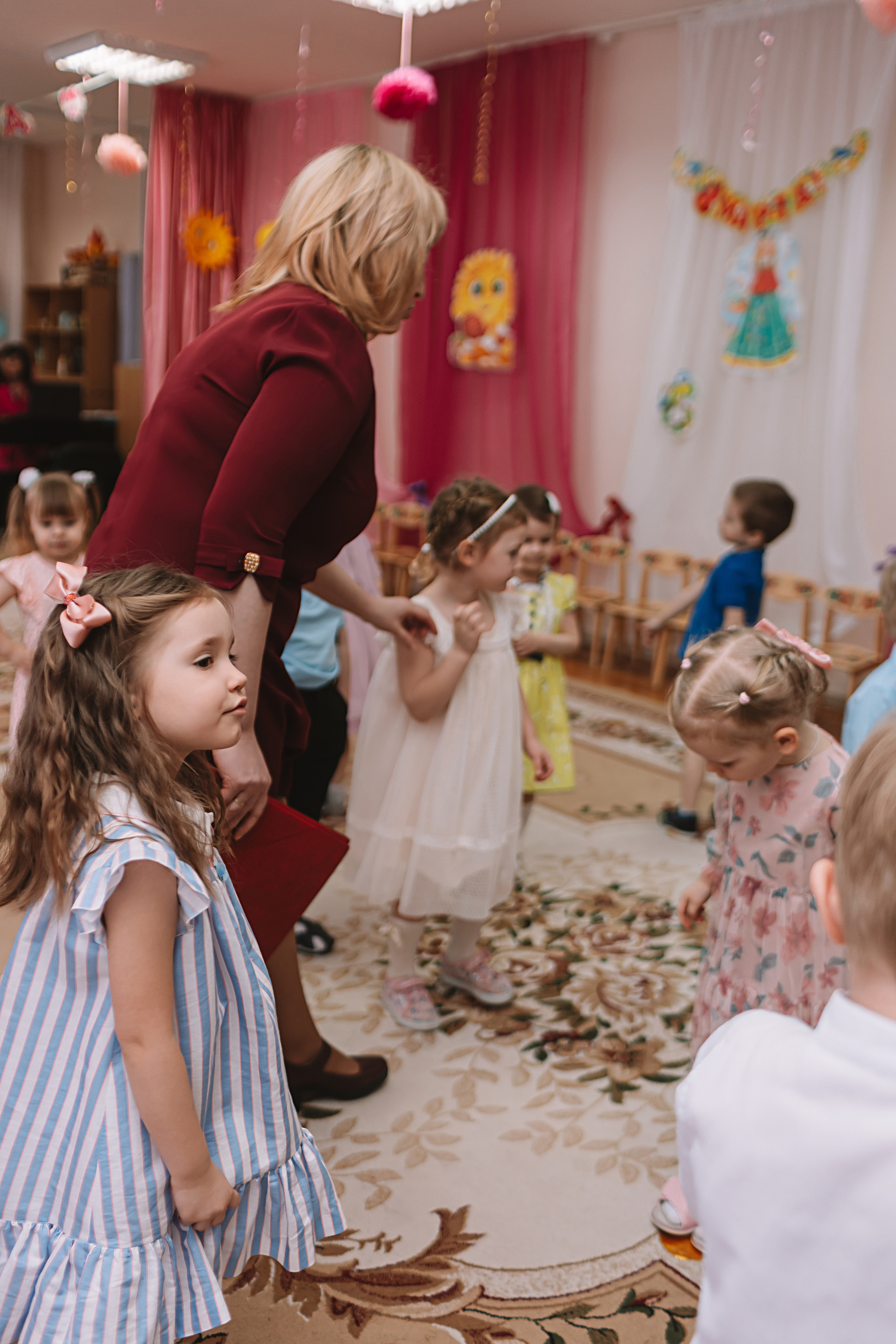 Утренник садик. Семейный фотограф Тюмень, фотограф на роды Салмина Мария