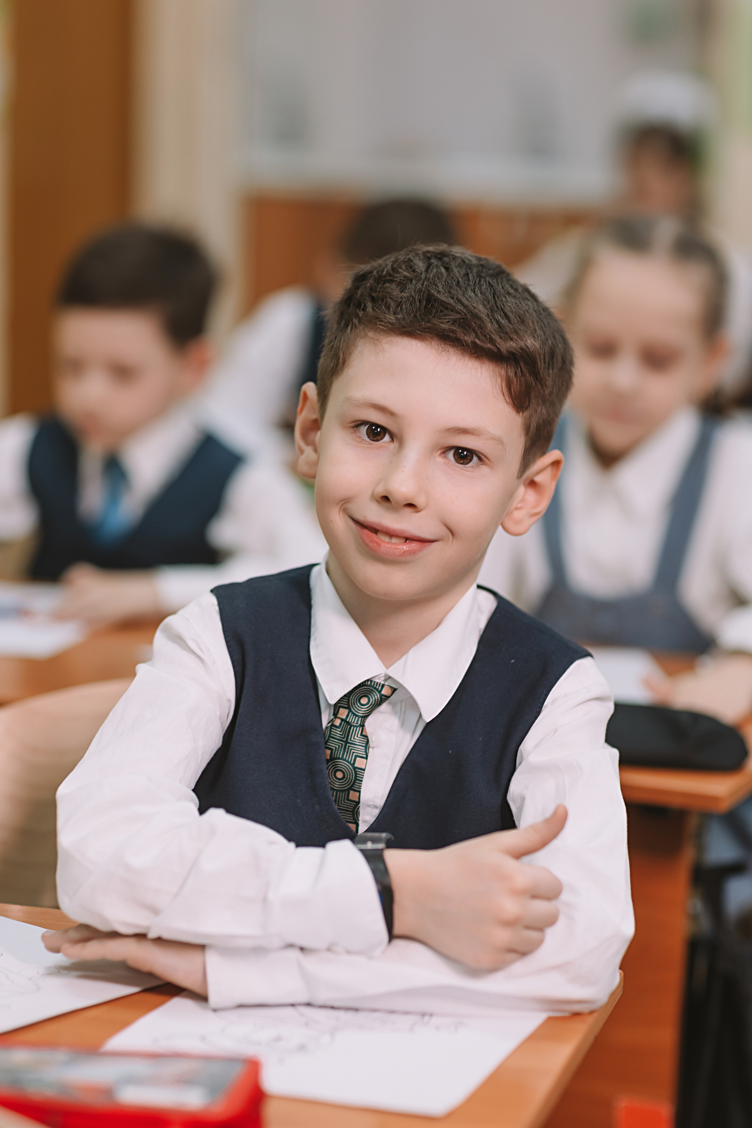 2 класс в школе. Семейный фотограф Тюмень, фотограф на роды Салмина Мария