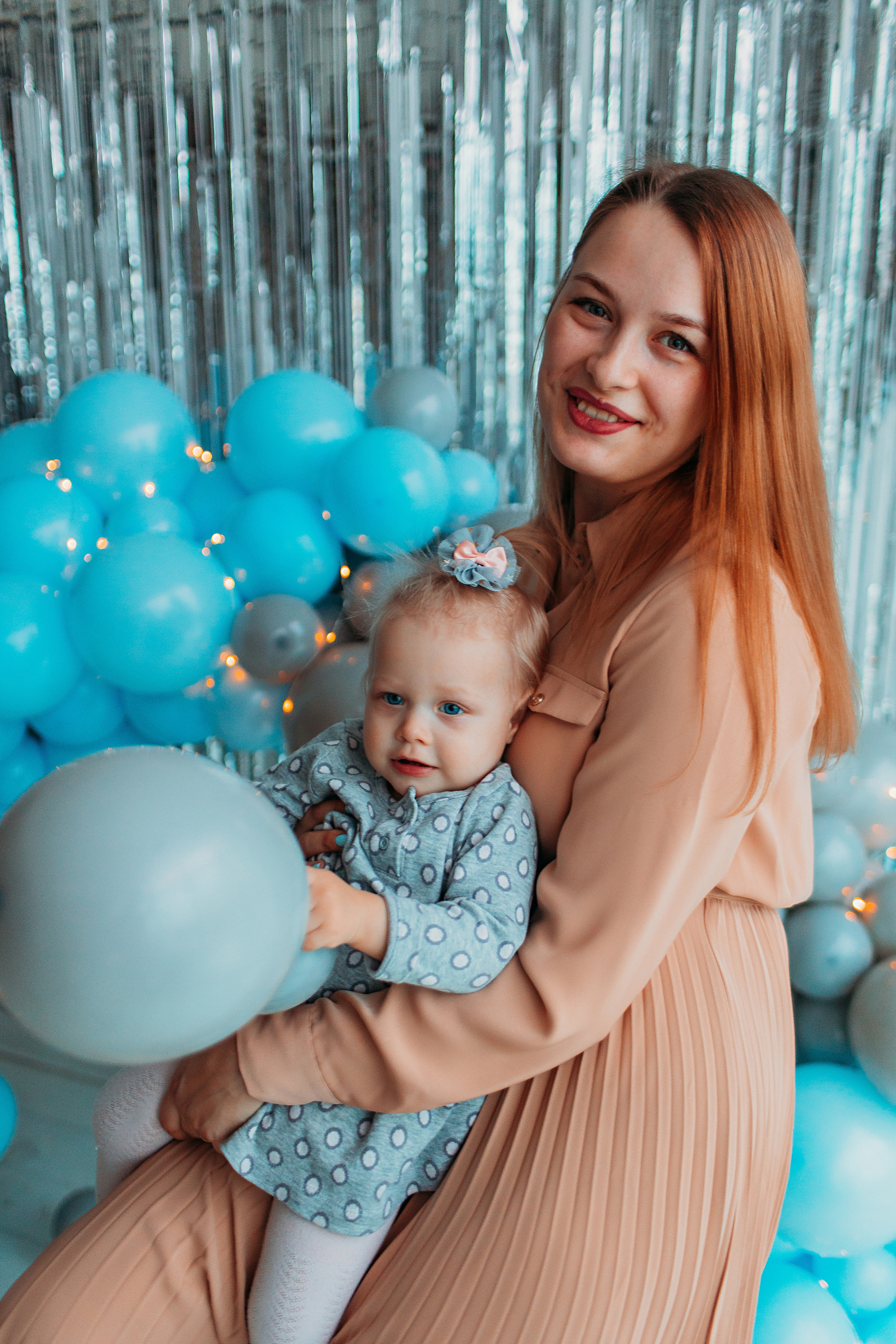 Годик в ВВ студио. Семейный фотограф Тюмень, фотограф на роды Салмина Мария