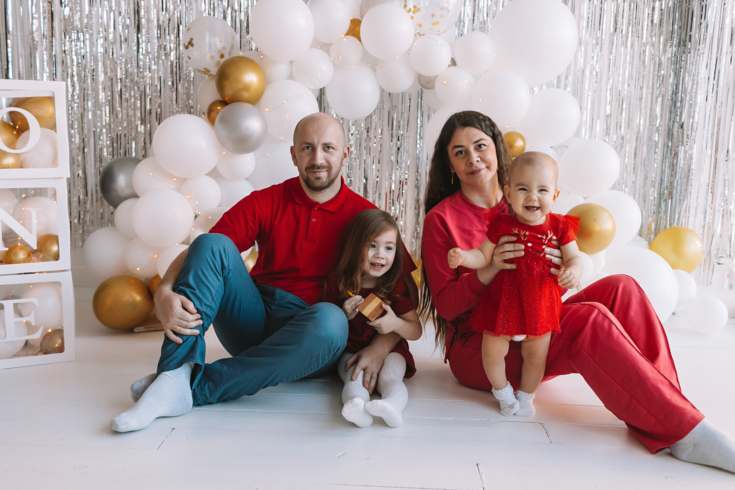 Годик в ВВ студио. Семейный фотограф Тюмень, фотограф на роды Салмина Мария