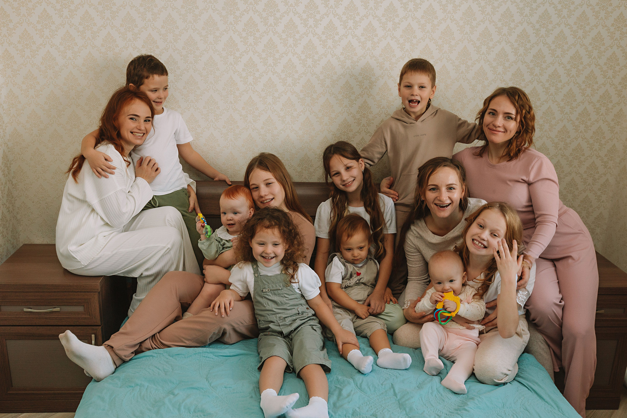 Большая семья (17 человек в частном доме, 2 часа). Семейный фотограф Тюмень, фотограф на роды Салмина Мария