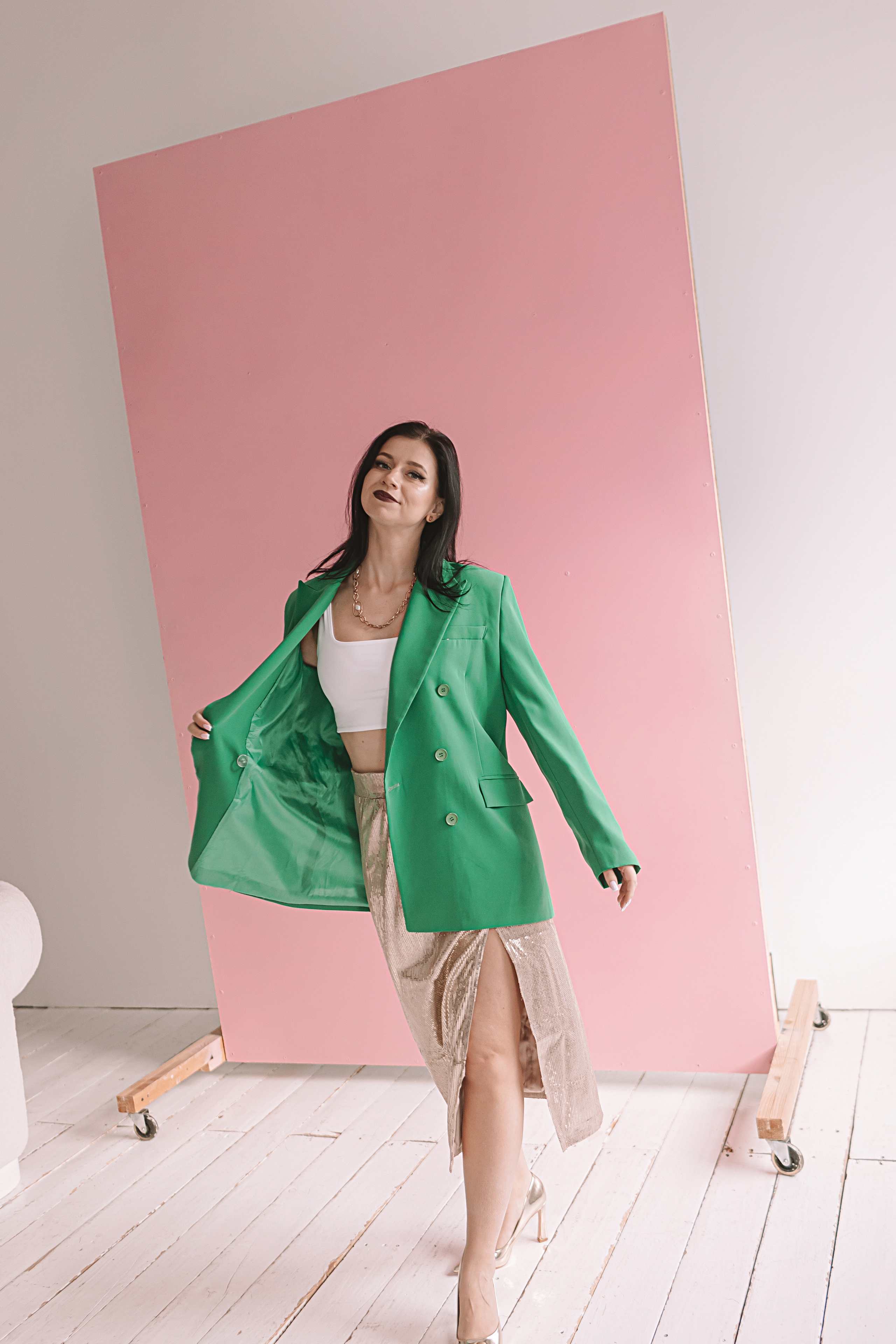 Руководитель студий красоты, студия Белая. Семейный фотограф Тюмень, фотограф на роды Салмина Мария