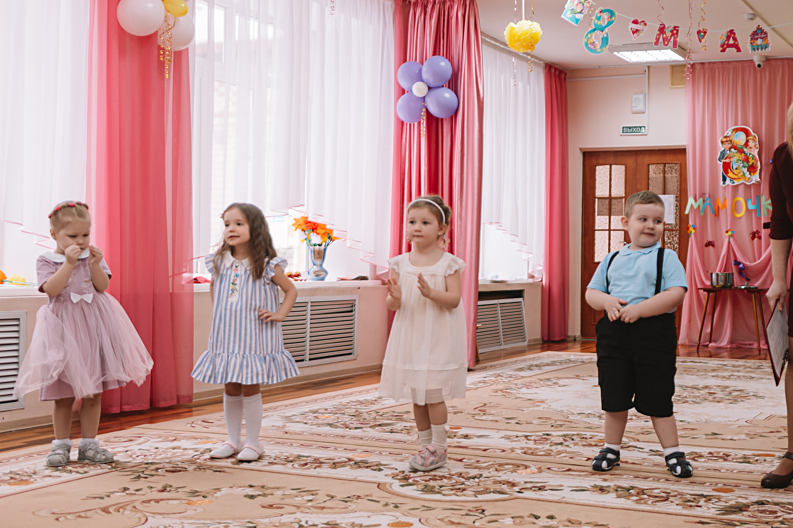 Утренник садик. Семейный фотограф Тюмень, фотограф на роды Салмина Мария