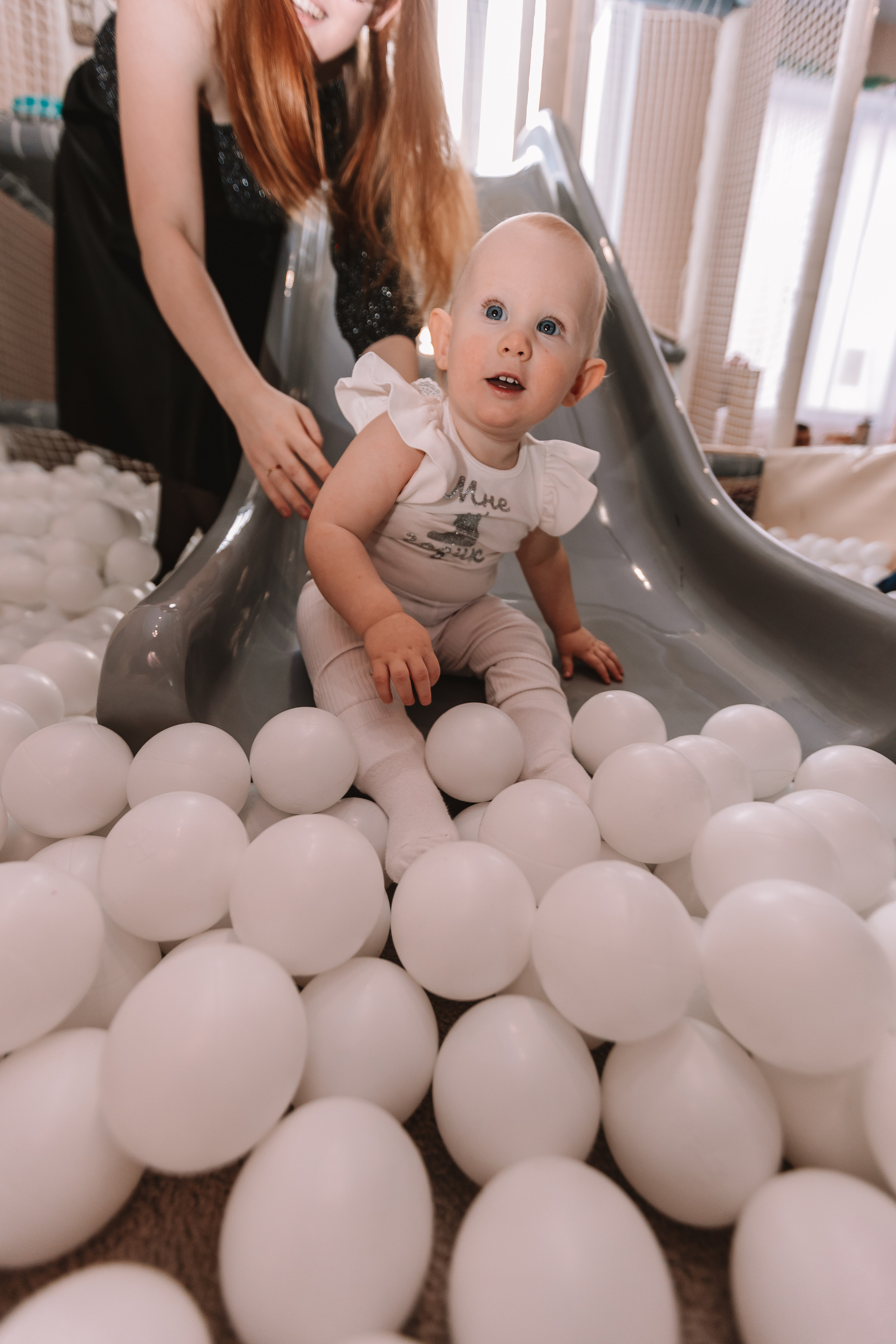 Первый годик в игровой. Семейный фотограф Тюмень, фотограф на роды Салмина Мария