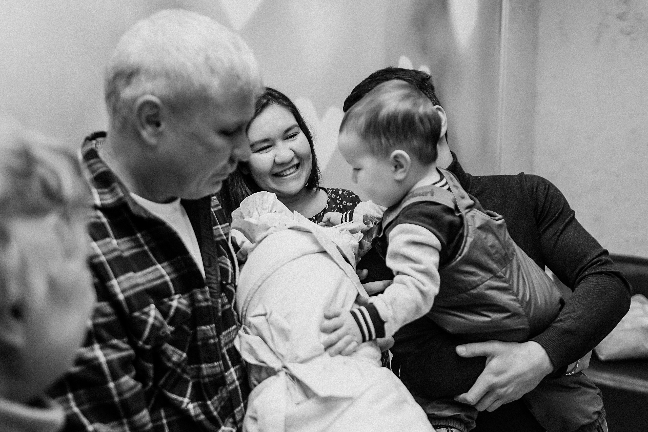 Выписка только зона ожидания. Семейный фотограф Тюмень, фотограф на роды Салмина Мария