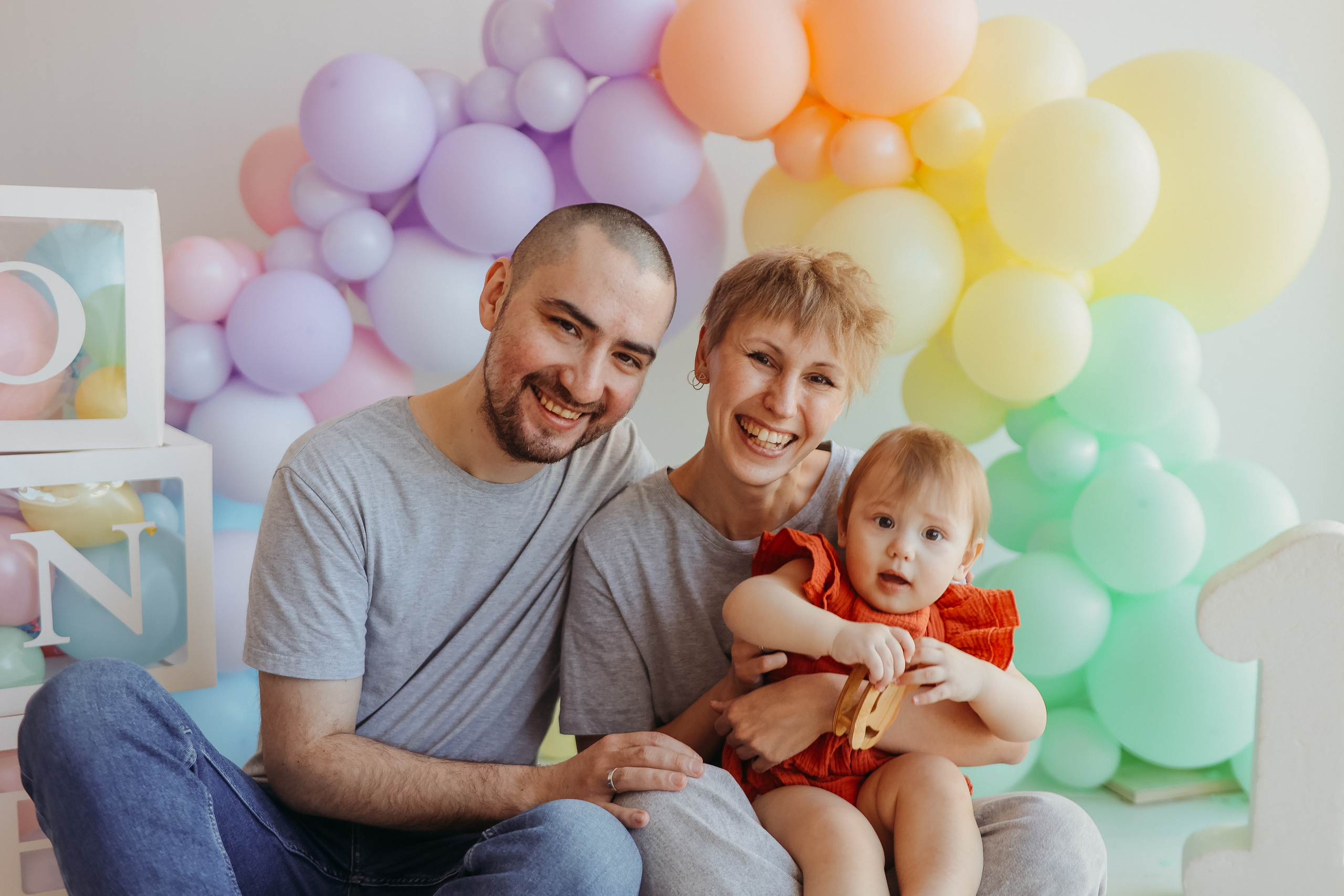 Годик в ВВ студио. Семейный фотограф Тюмень, фотограф на роды Салмина Мария