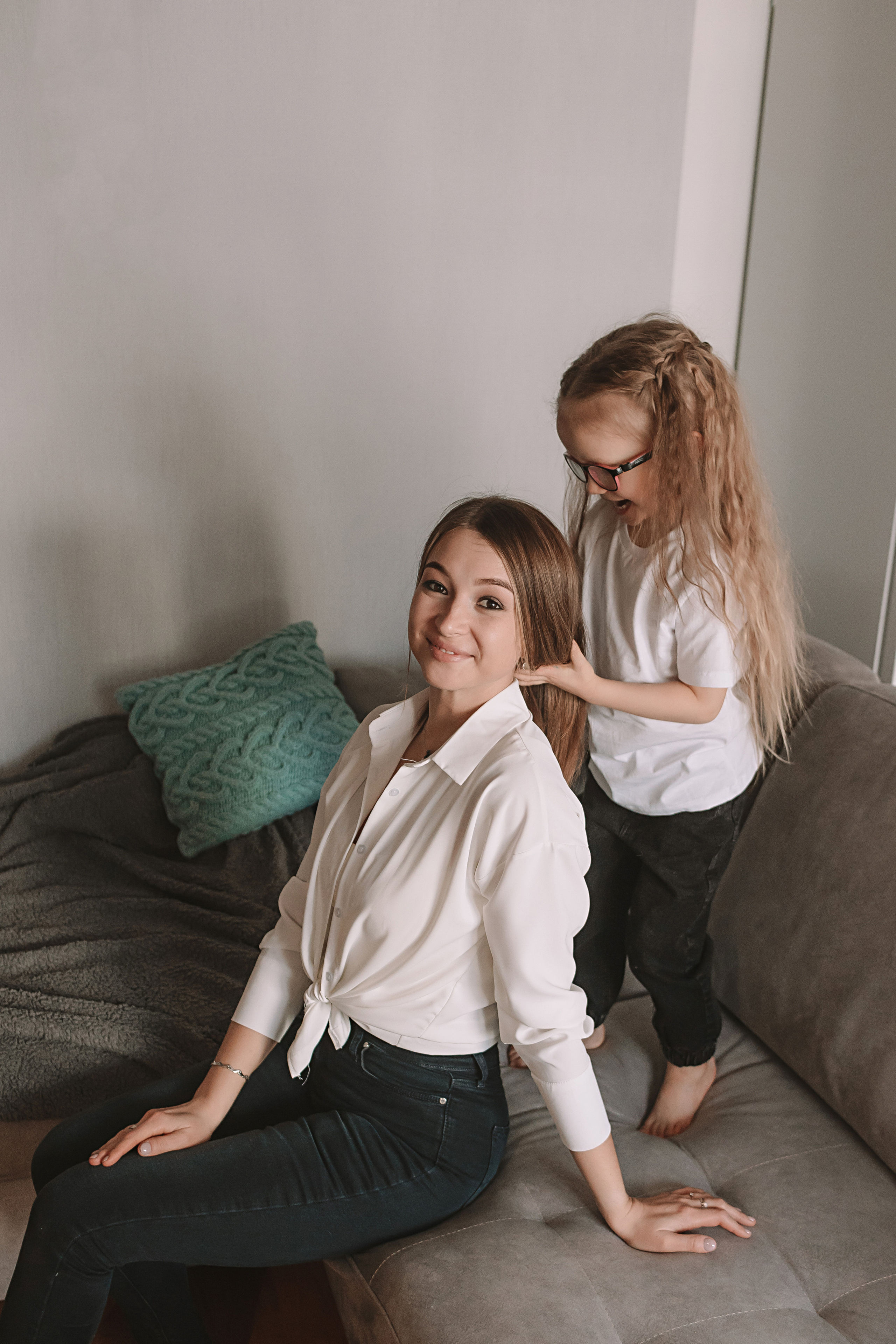 Мама дочка. Семейный фотограф Тюмень, фотограф на роды Салмина Мария