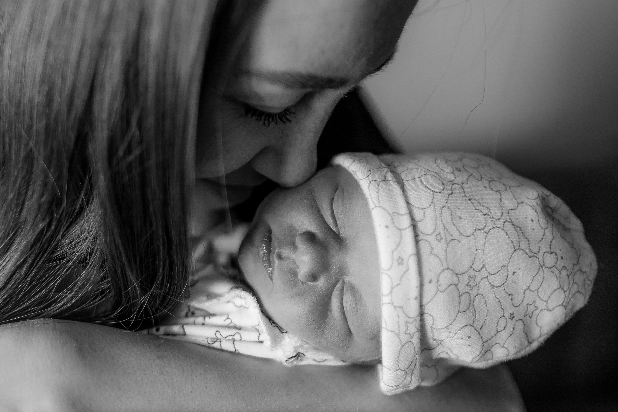 В палате сборный. Семейный фотограф Тюмень, фотограф на роды Салмина Мария