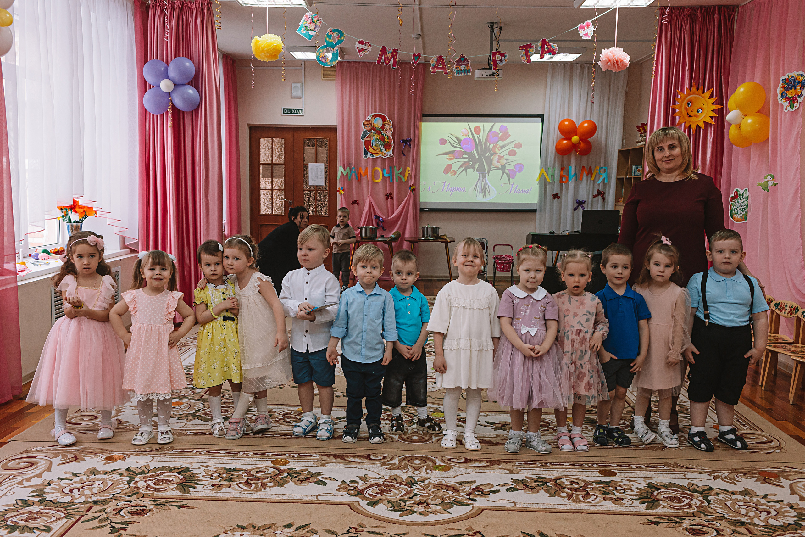 Утренник садик. Семейный фотограф Тюмень, фотограф на роды Салмина Мария