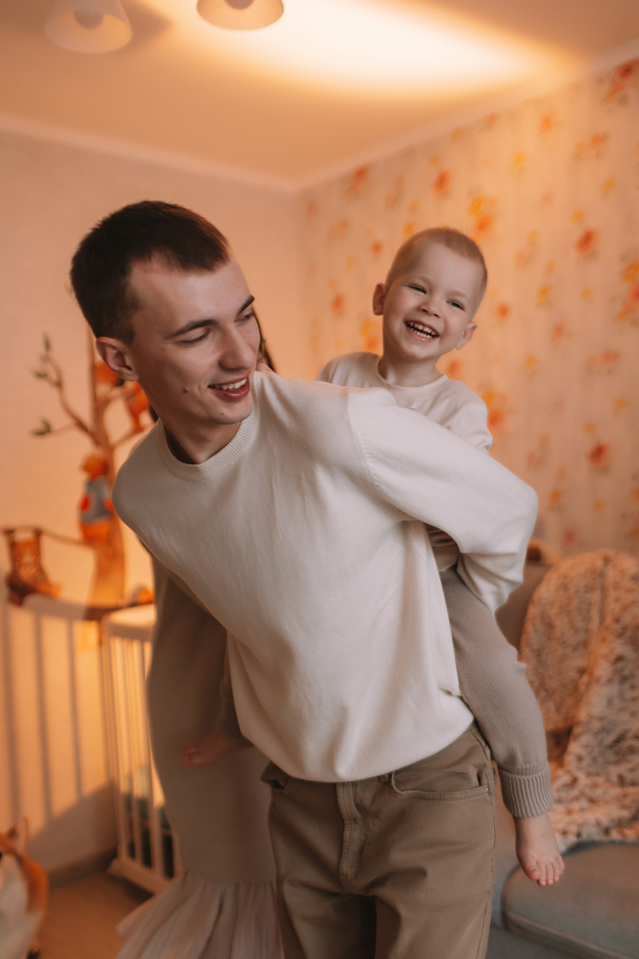 Очень активный Лев. Семейный фотограф Тюмень, фотограф на роды Салмина Мария