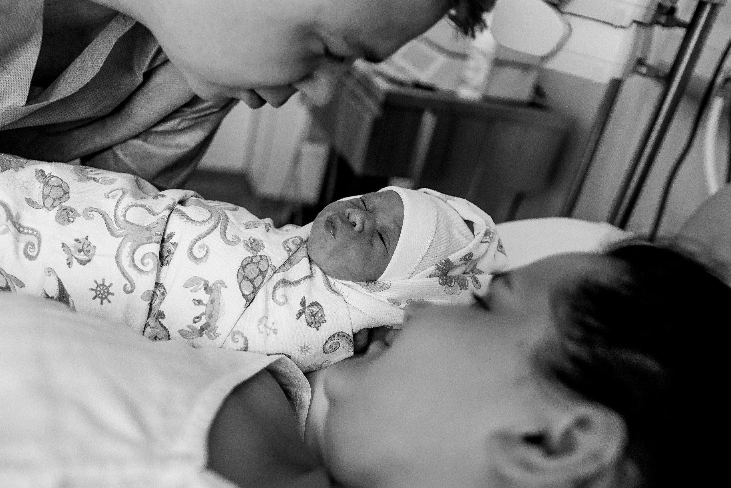 Мать и Дитя. Семейный фотограф Тюмень, фотограф на роды Салмина Мария