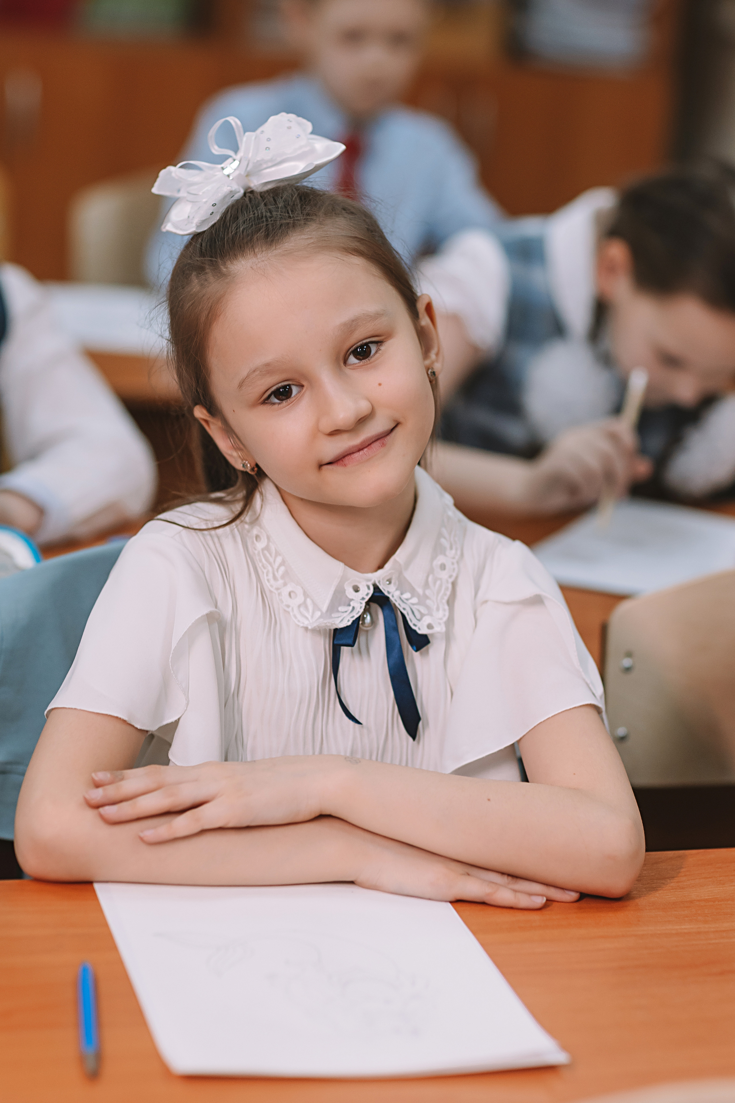 2 класс в школе. Семейный фотограф Тюмень, фотограф на роды Салмина Мария