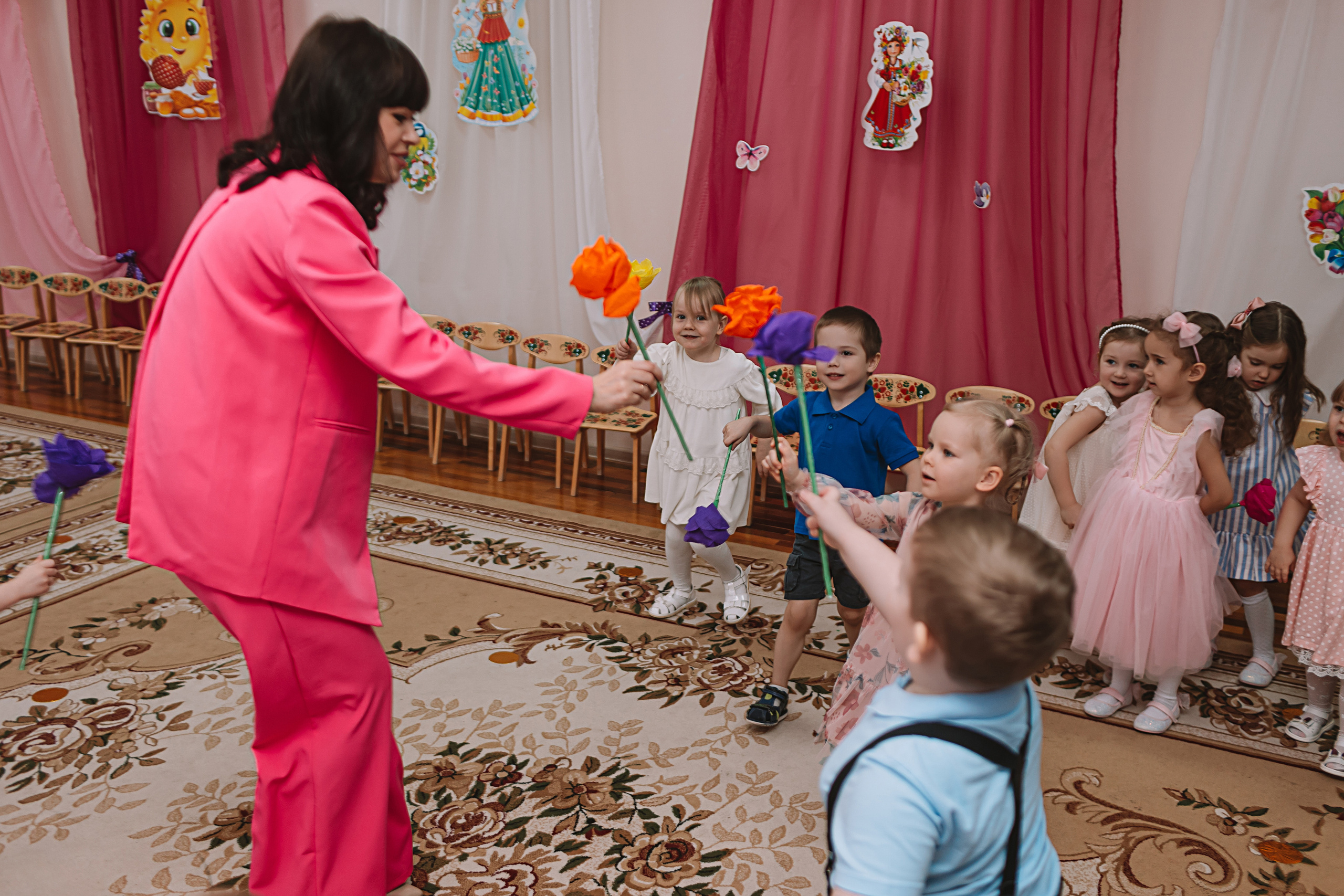 Утренник садик. Семейный фотограф Тюмень, фотограф на роды Салмина Мария