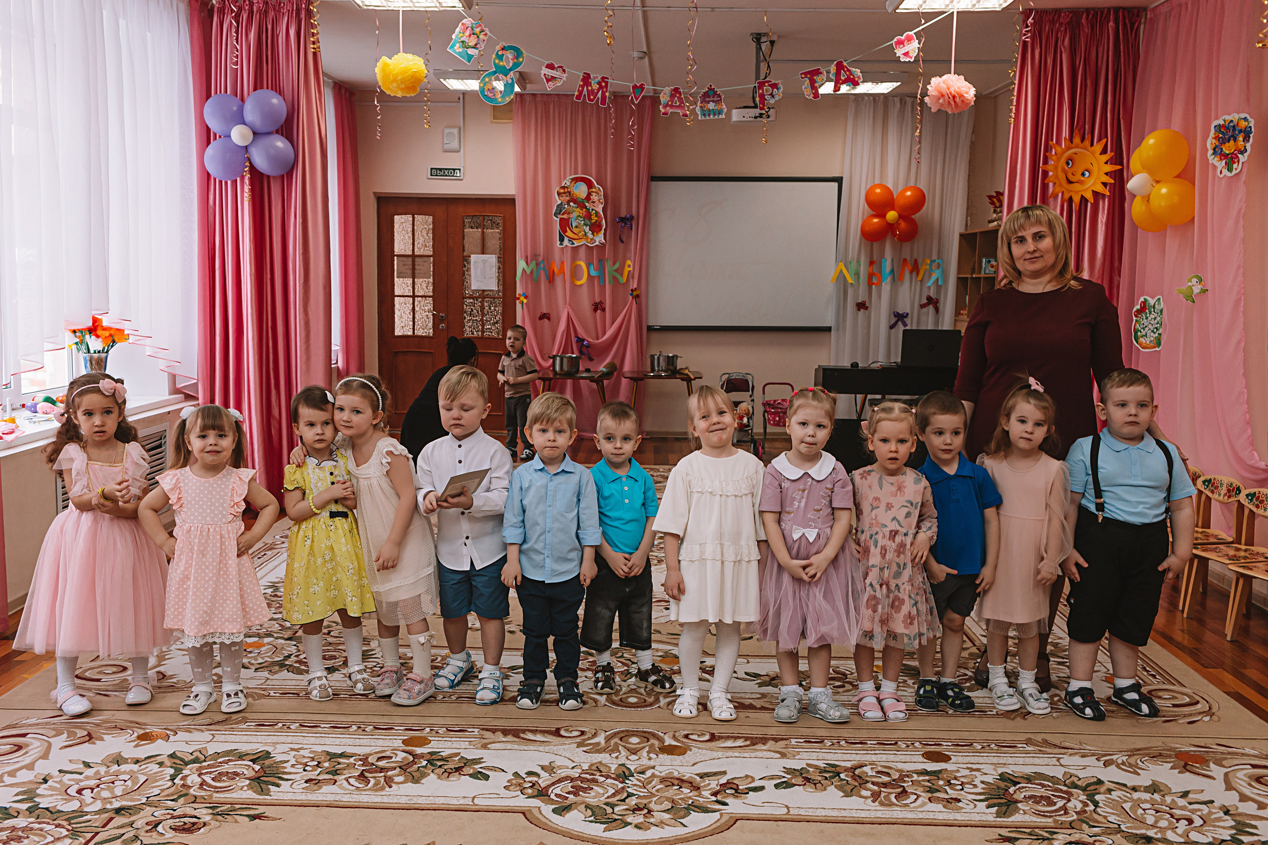 Утренник садик. Семейный фотограф Тюмень, фотограф на роды Салмина Мария