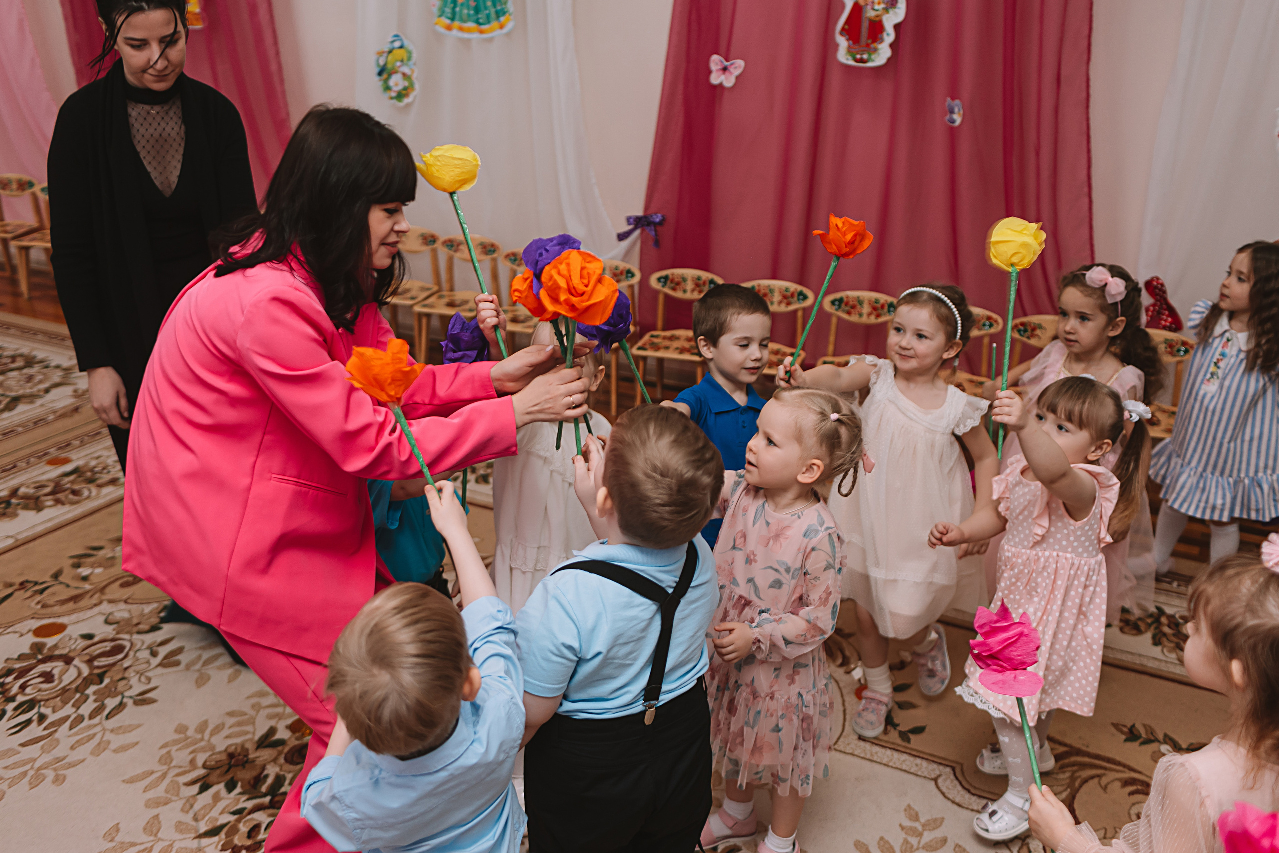 Утренник садик. Семейный фотограф Тюмень, фотограф на роды Салмина Мария