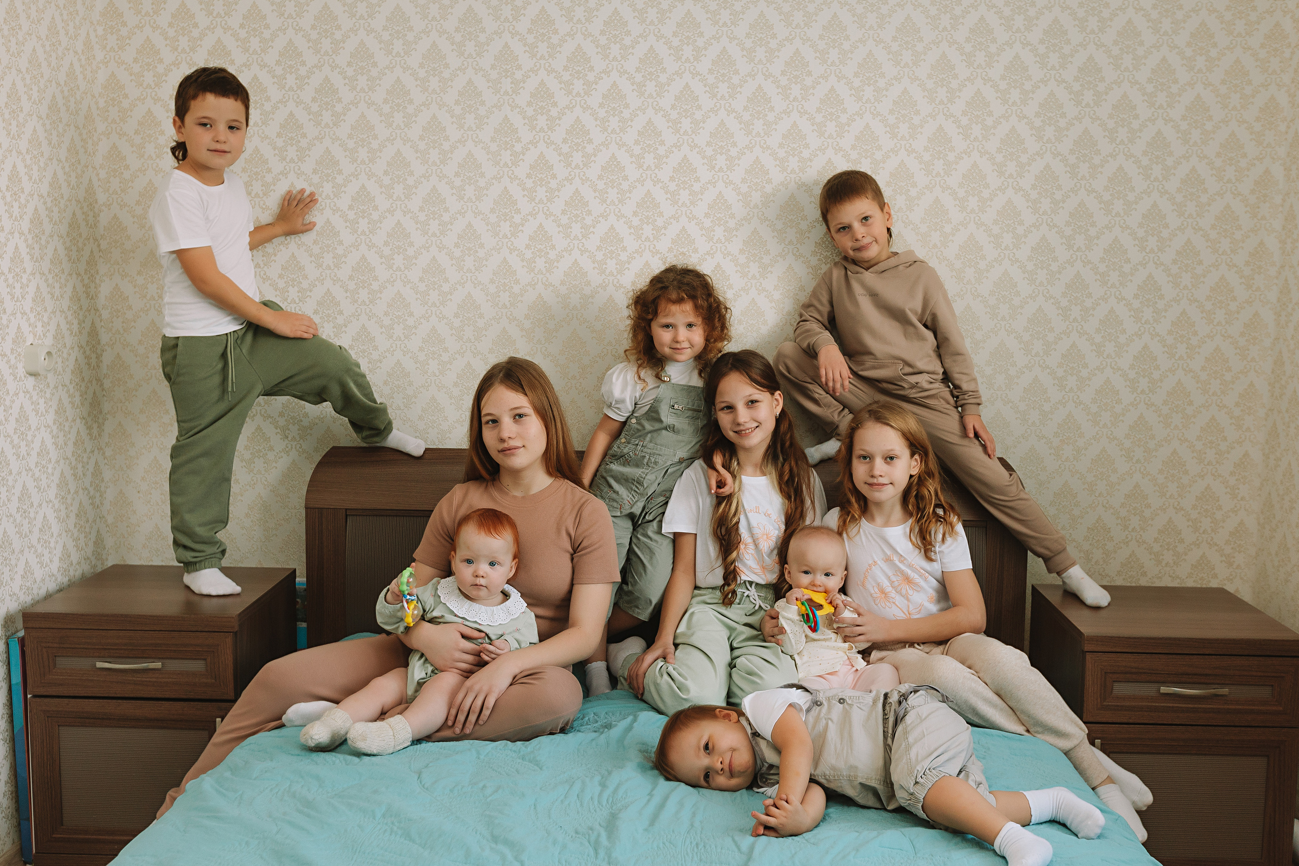 Большая семья (17 человек в частном доме, 2 часа). Семейный фотограф Тюмень, фотограф на роды Салмина Мария