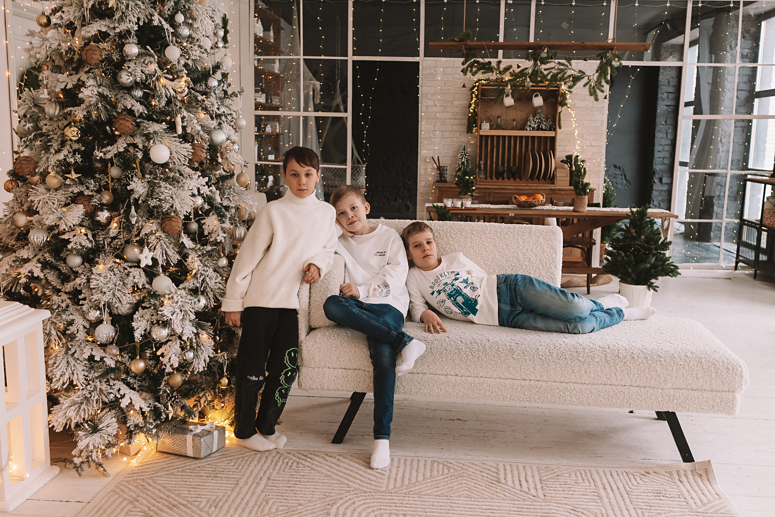 Новогодняя школьная в студии. Семейный фотограф Тюмень, фотограф на роды Салмина Мария