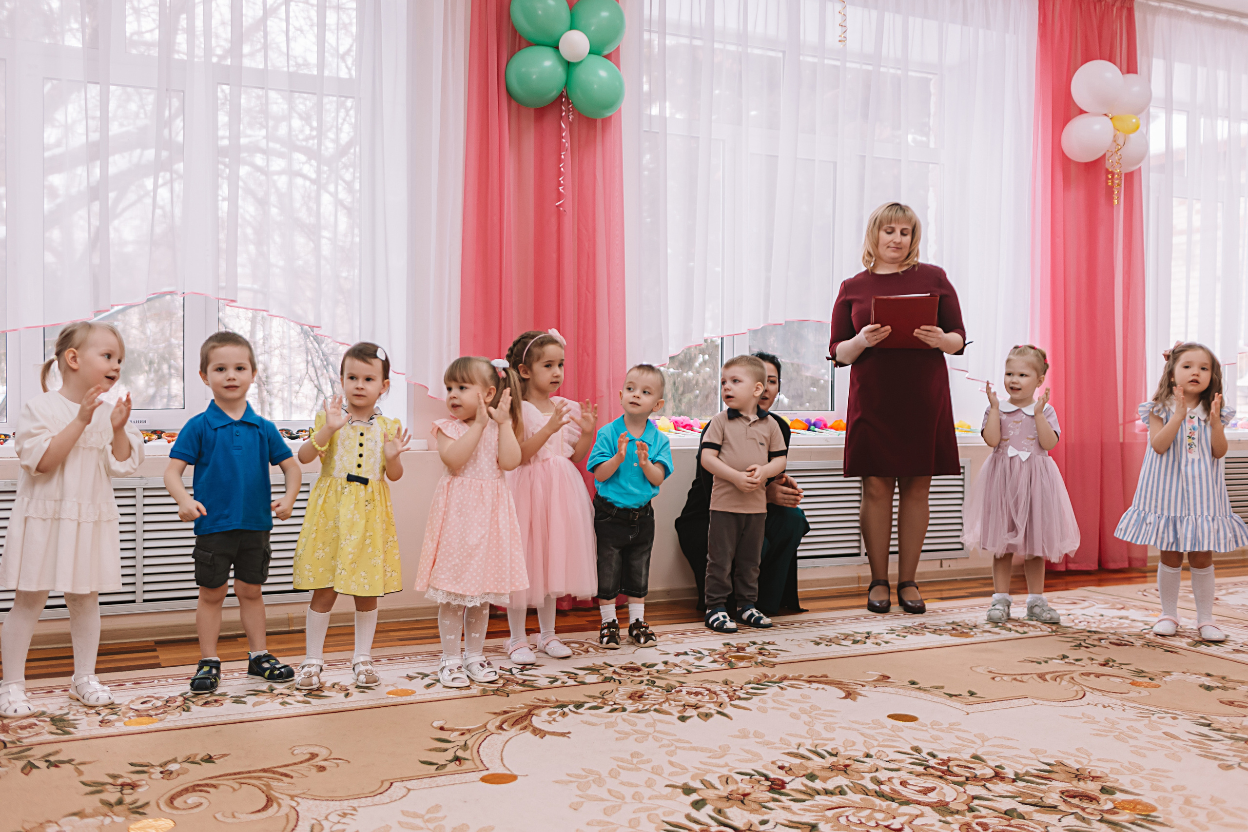 Утренник садик. Семейный фотограф Тюмень, фотограф на роды Салмина Мария