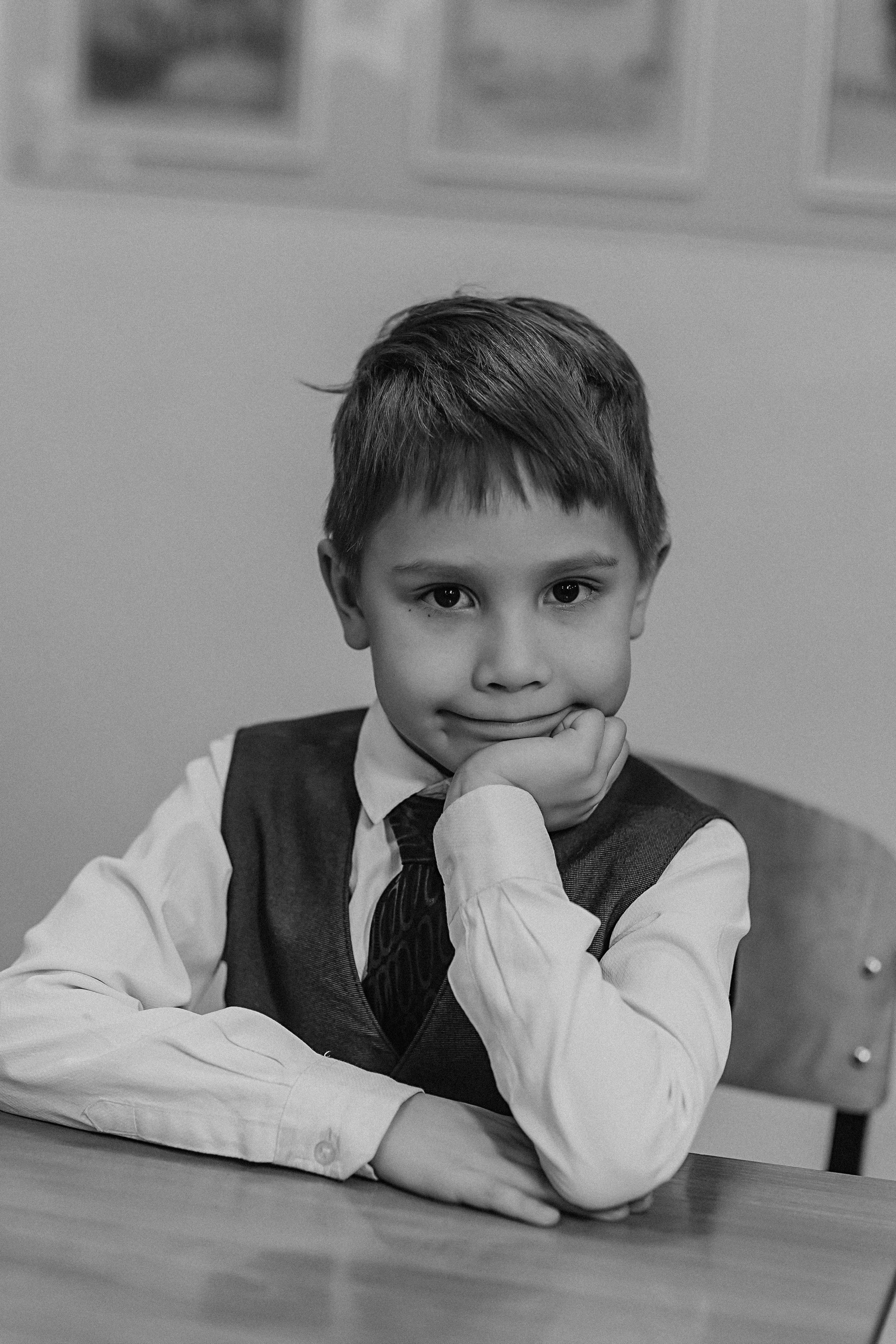 2 класс в школе. Семейный фотограф Тюмень, фотограф на роды Салмина Мария