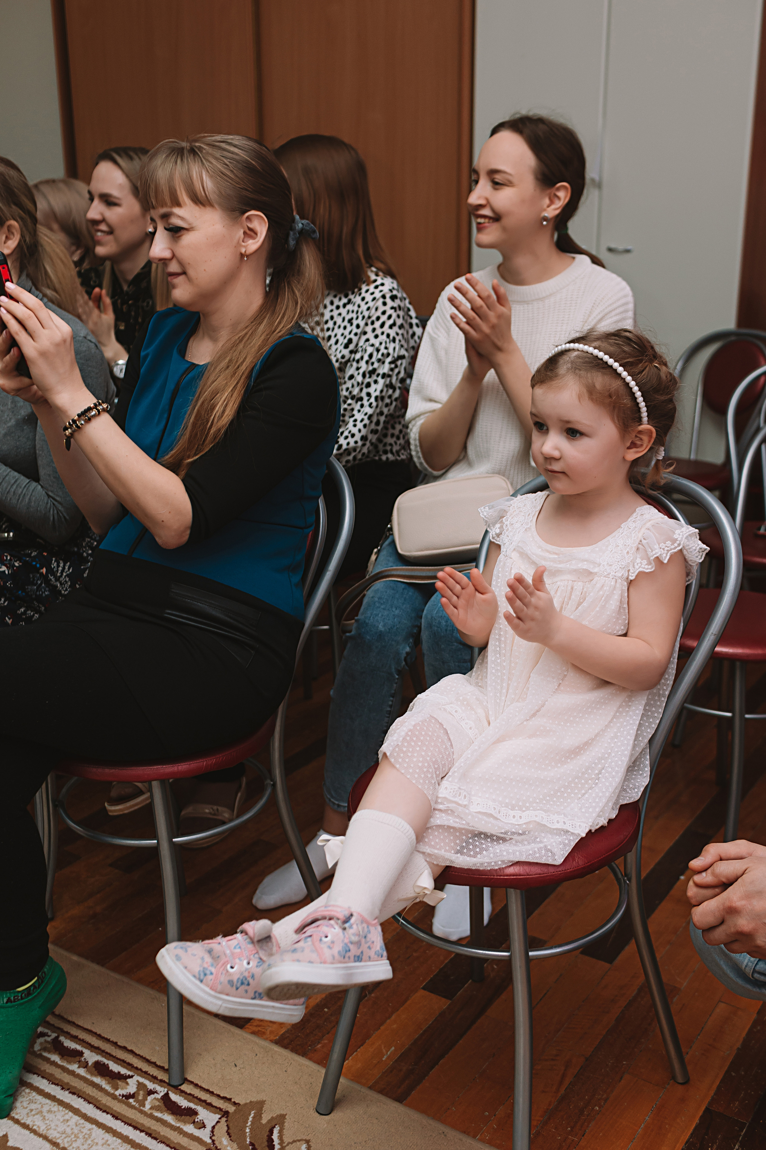 Утренник садик. Семейный фотограф Тюмень, фотограф на роды Салмина Мария
