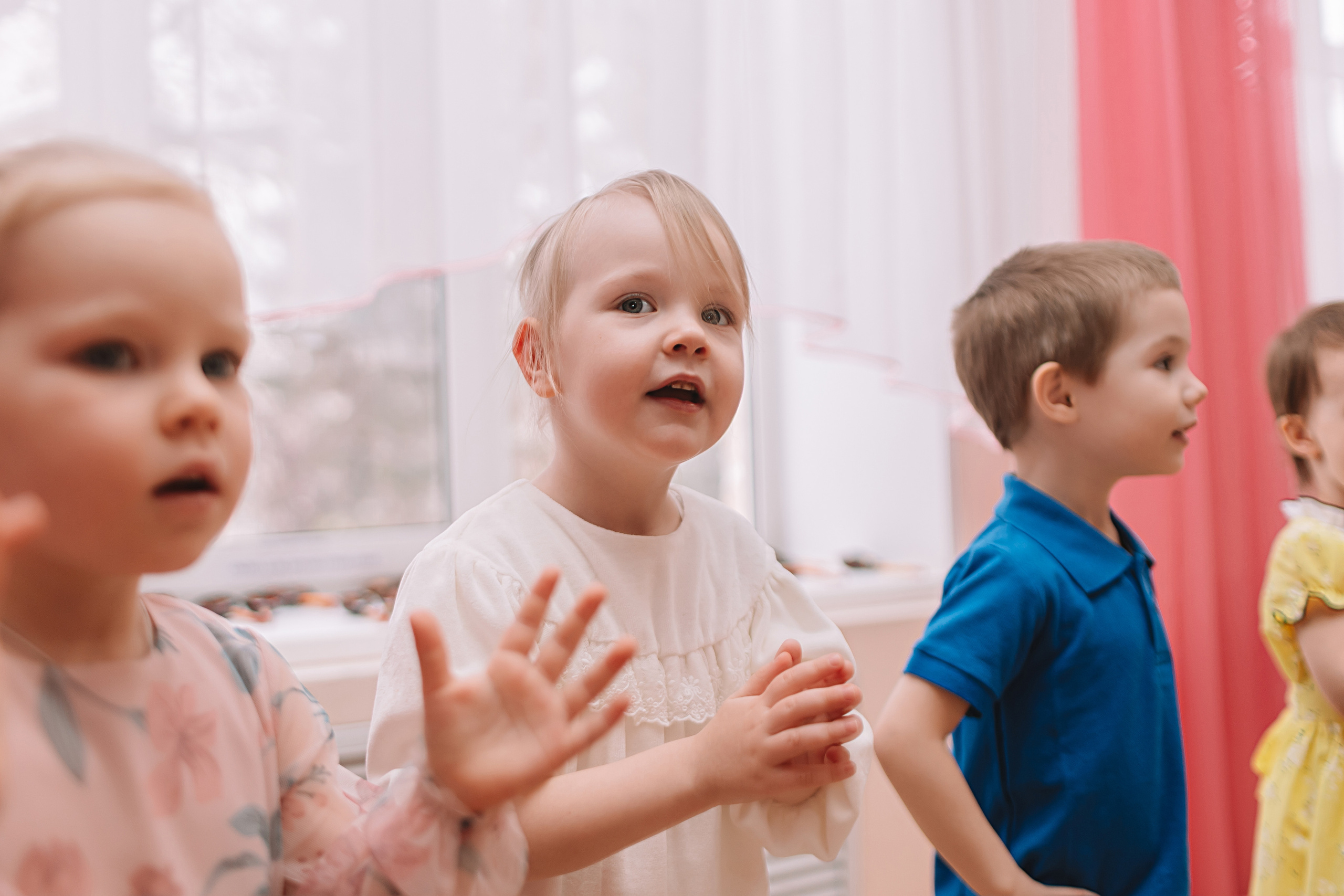 Утренник садик. Семейный фотограф Тюмень, фотограф на роды Салмина Мария
