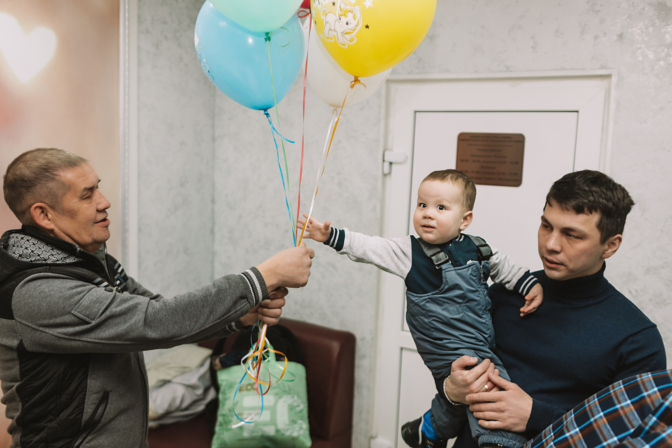 Выписка только зона ожидания. Семейный фотограф Тюмень, фотограф на роды Салмина Мария