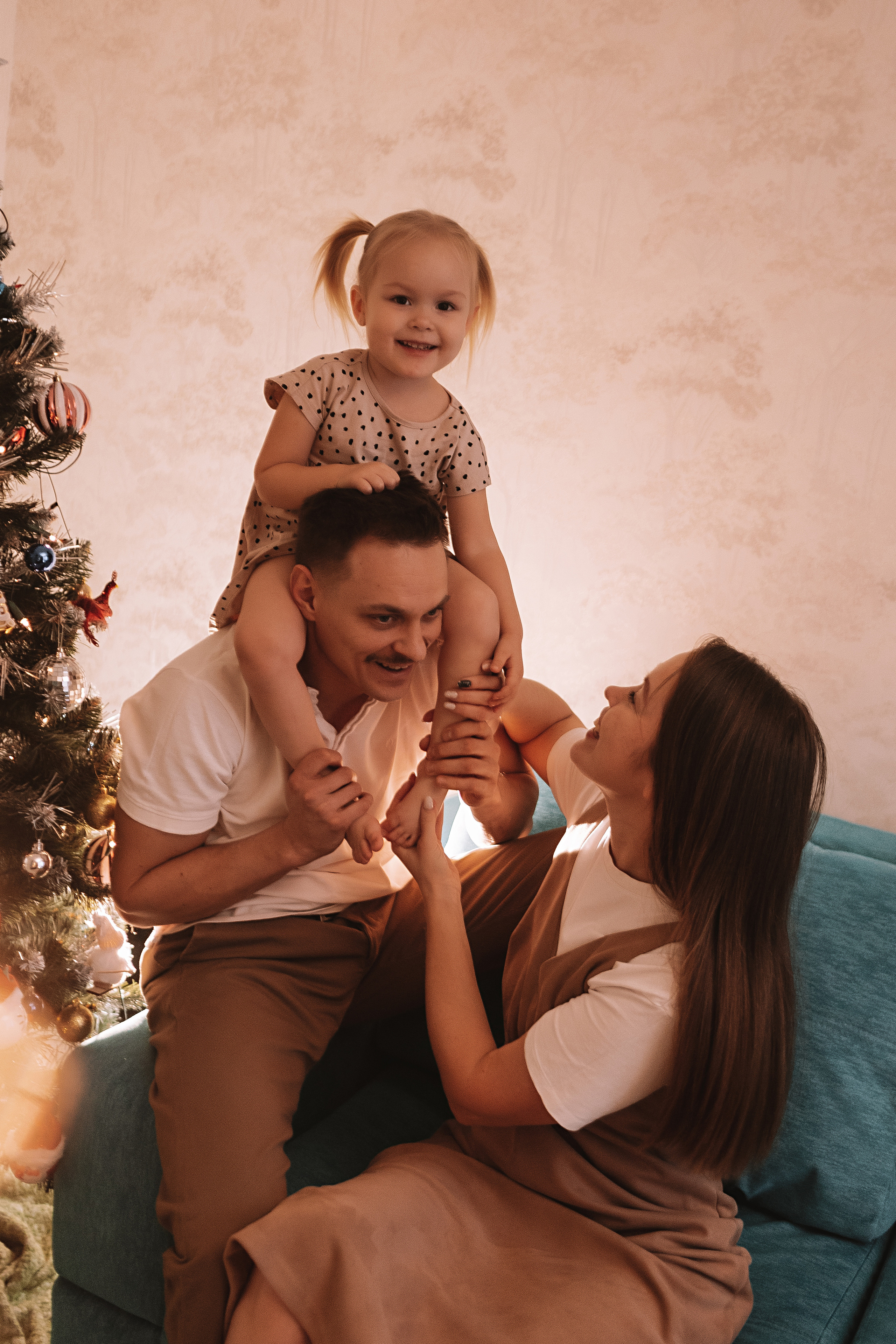 Новогодняя. Семейный фотограф Тюмень, фотограф на роды Салмина Мария