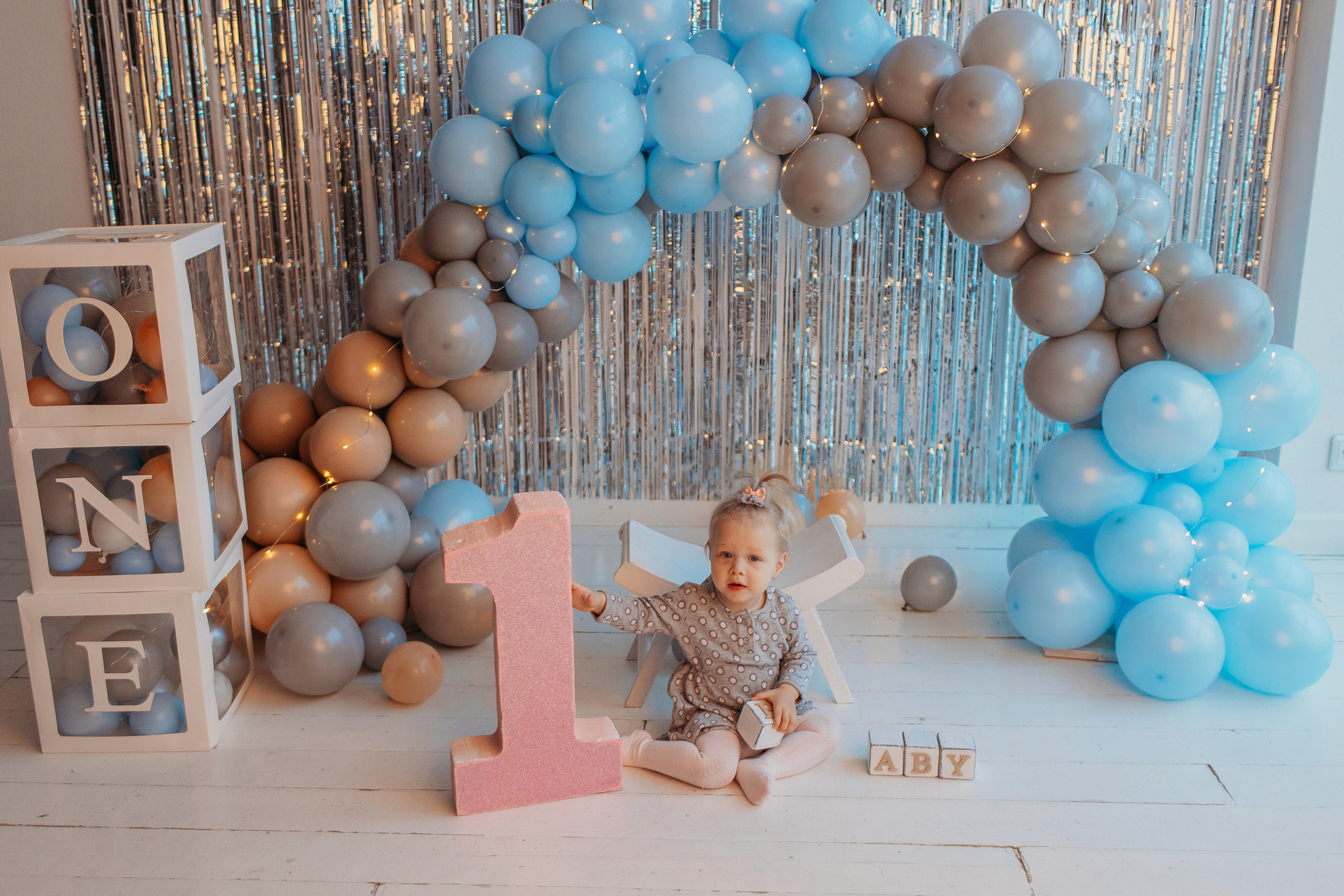 Годик в ВВ студио. Семейный фотограф Тюмень, фотограф на роды Салмина Мария