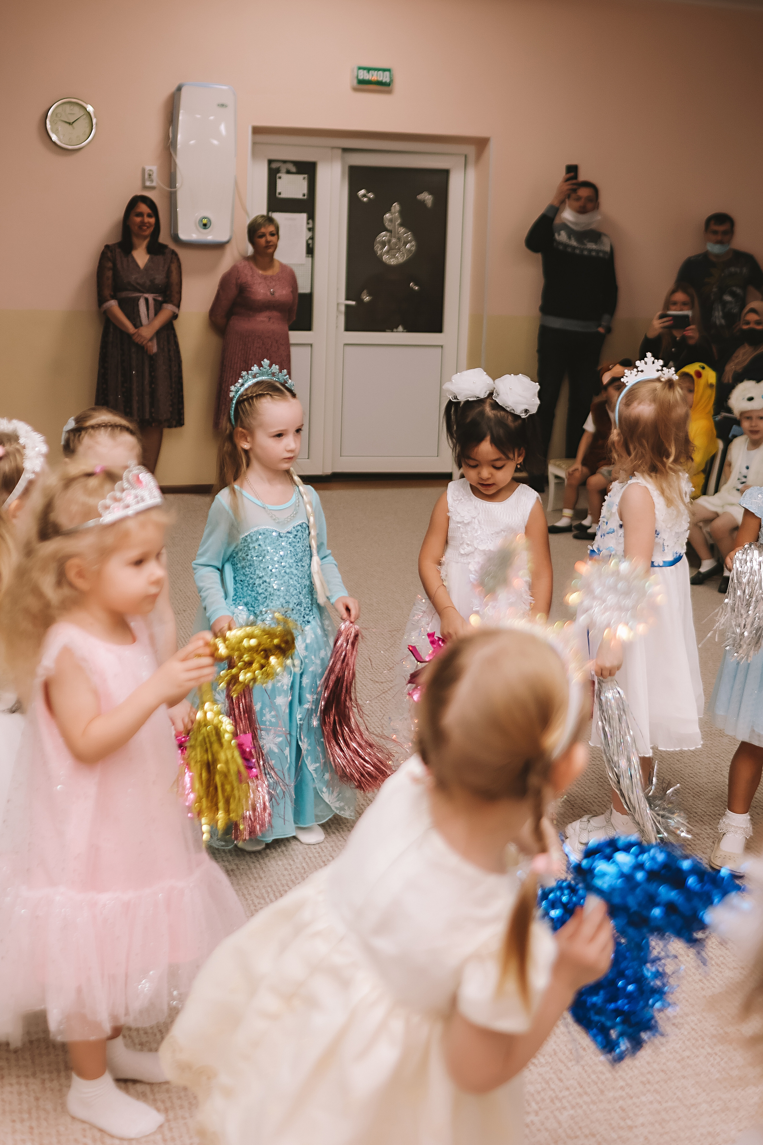 Репортаж новогоднего утренника. Семейный фотограф Тюмень, фотограф на роды Салмина Мария