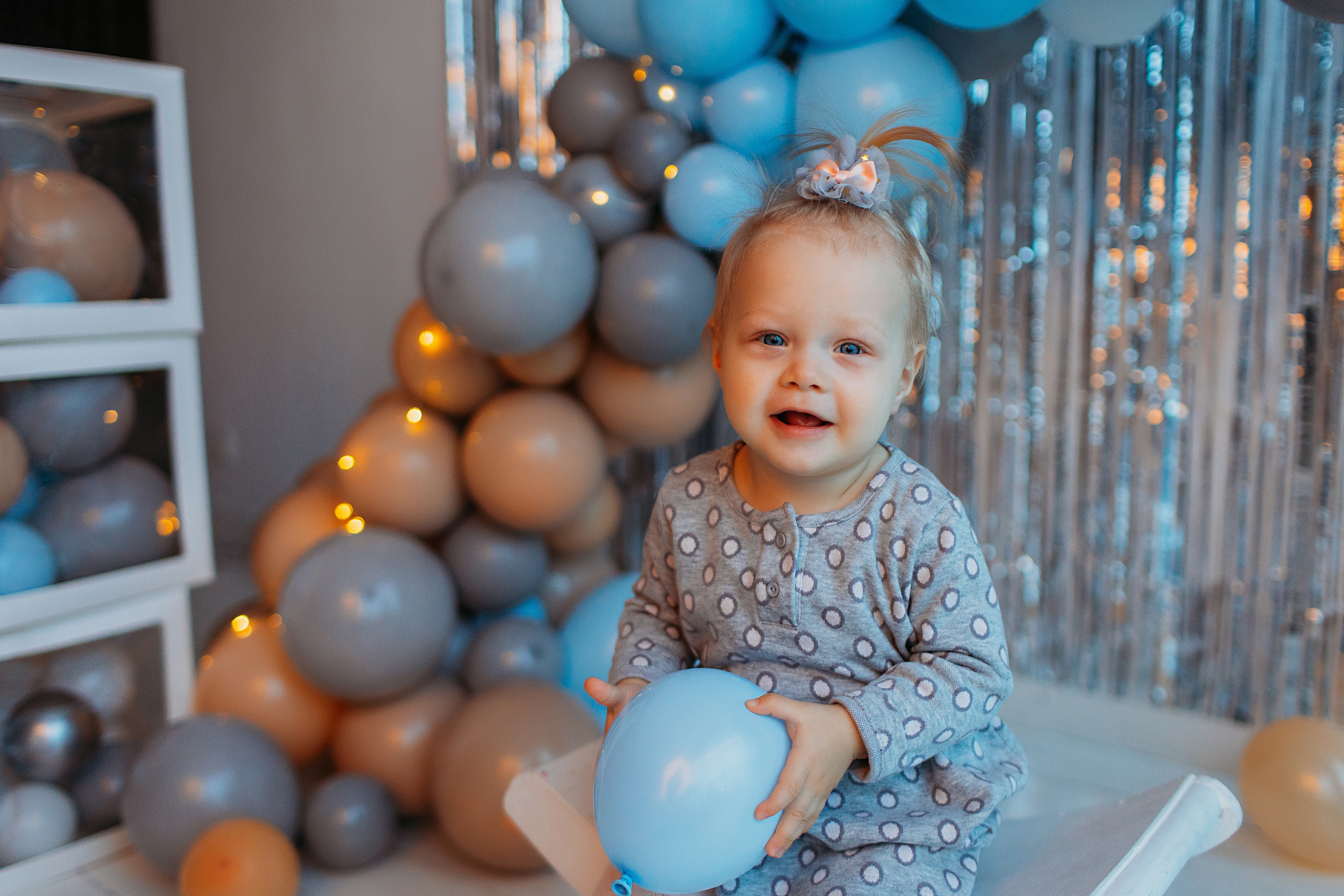 Годик в ВВ студио. Семейный фотограф Тюмень, фотограф на роды Салмина Мария