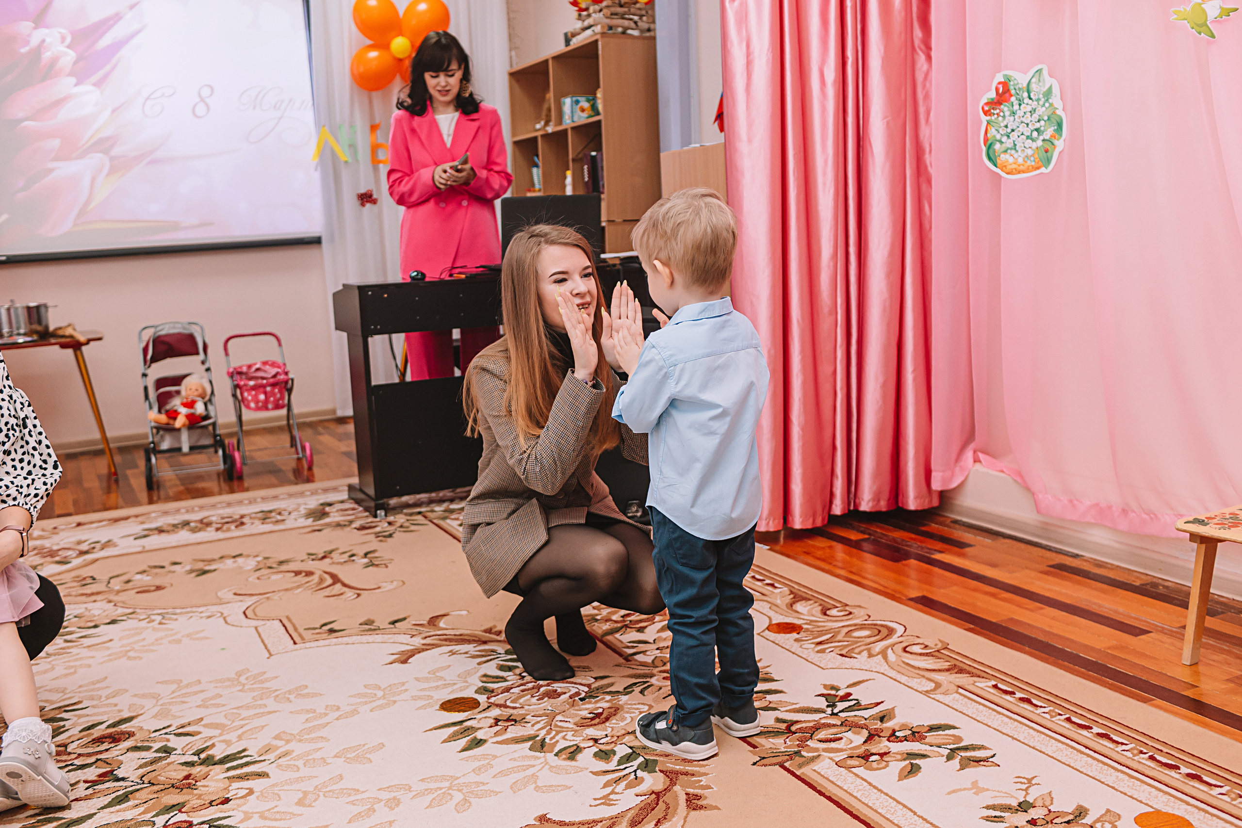Утренник садик. Семейный фотограф Тюмень, фотограф на роды Салмина Мария