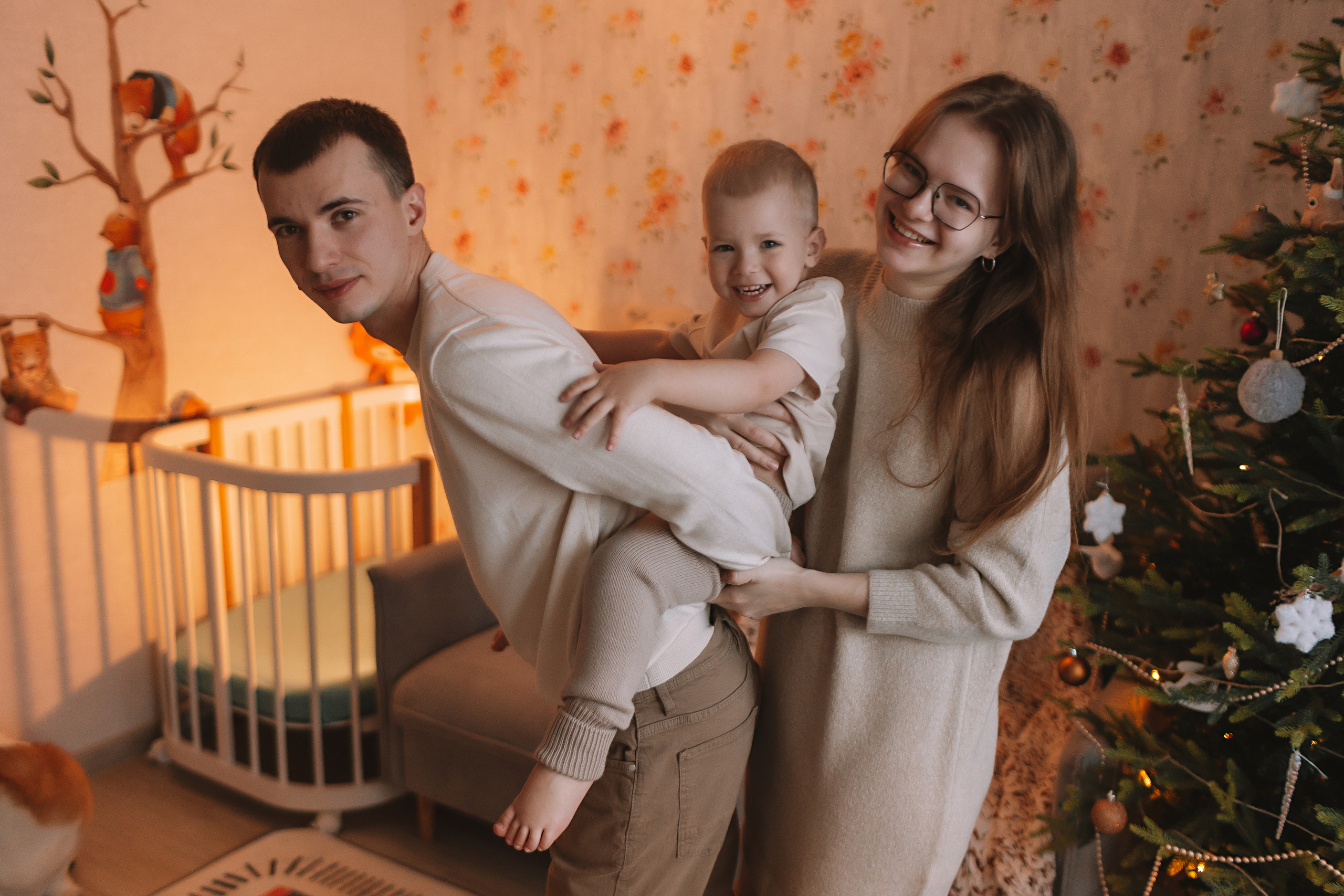 Очень активный Лев. Семейный фотограф Тюмень, фотограф на роды Салмина Мария