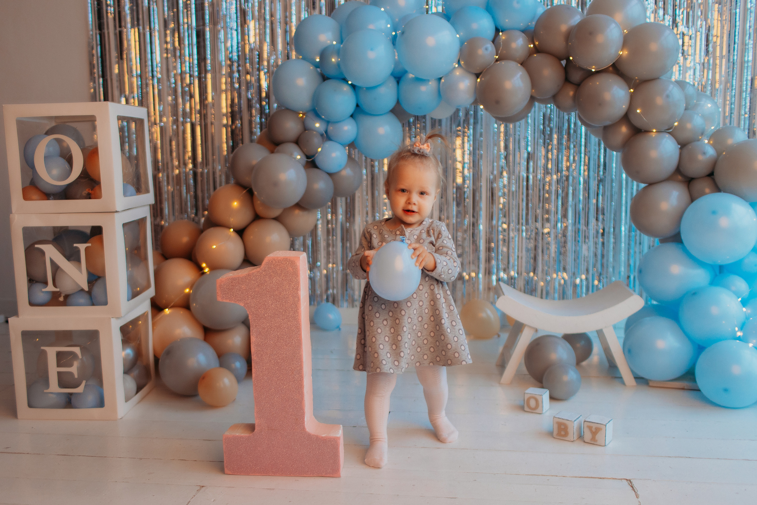 Годик в ВВ студио. Семейный фотограф Тюмень, фотограф на роды Салмина Мария