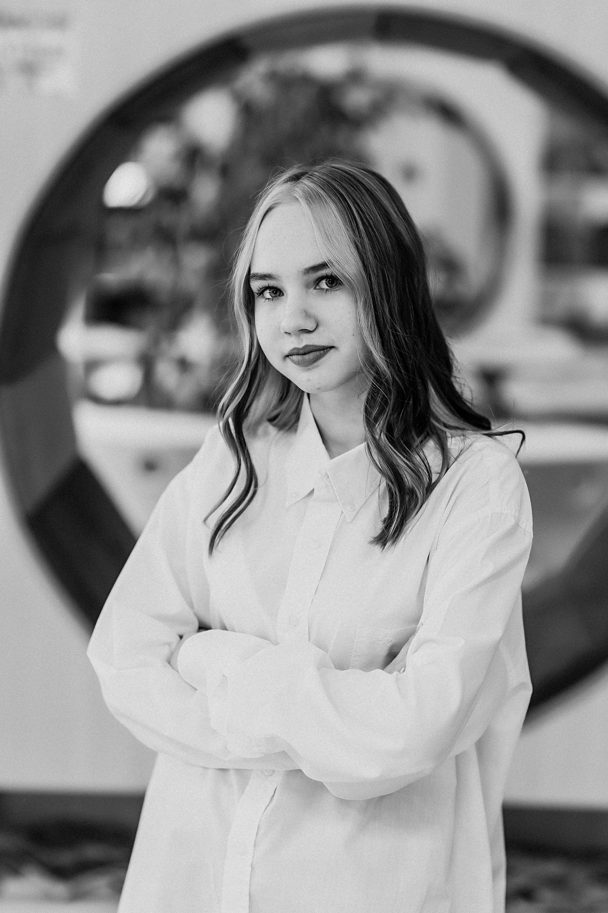 8 класс в библиотеке. Семейный фотограф Тюмень, фотограф на роды Салмина Мария