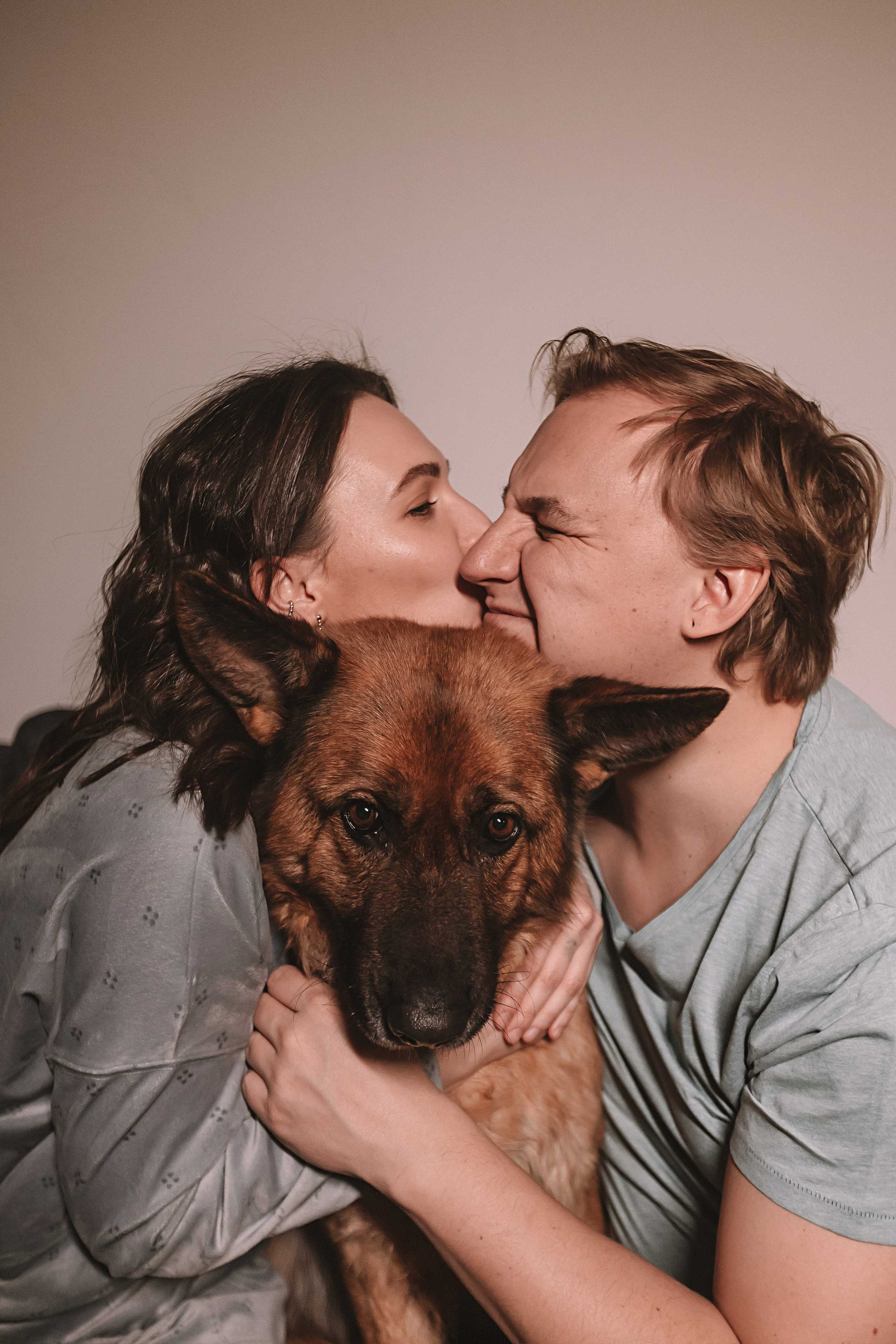 Вечерняя лав стори. Семейный фотограф Тюмень, фотограф на роды Салмина Мария