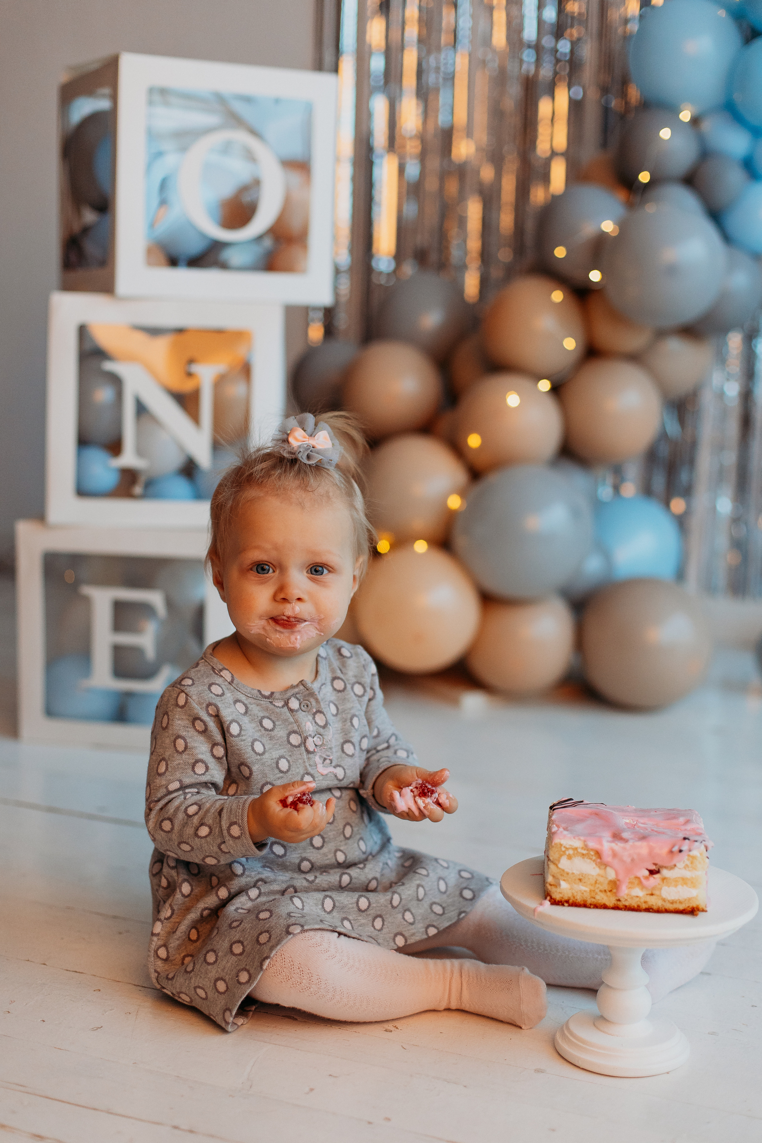 Годик в ВВ студио. Семейный фотограф Тюмень, фотограф на роды Салмина Мария