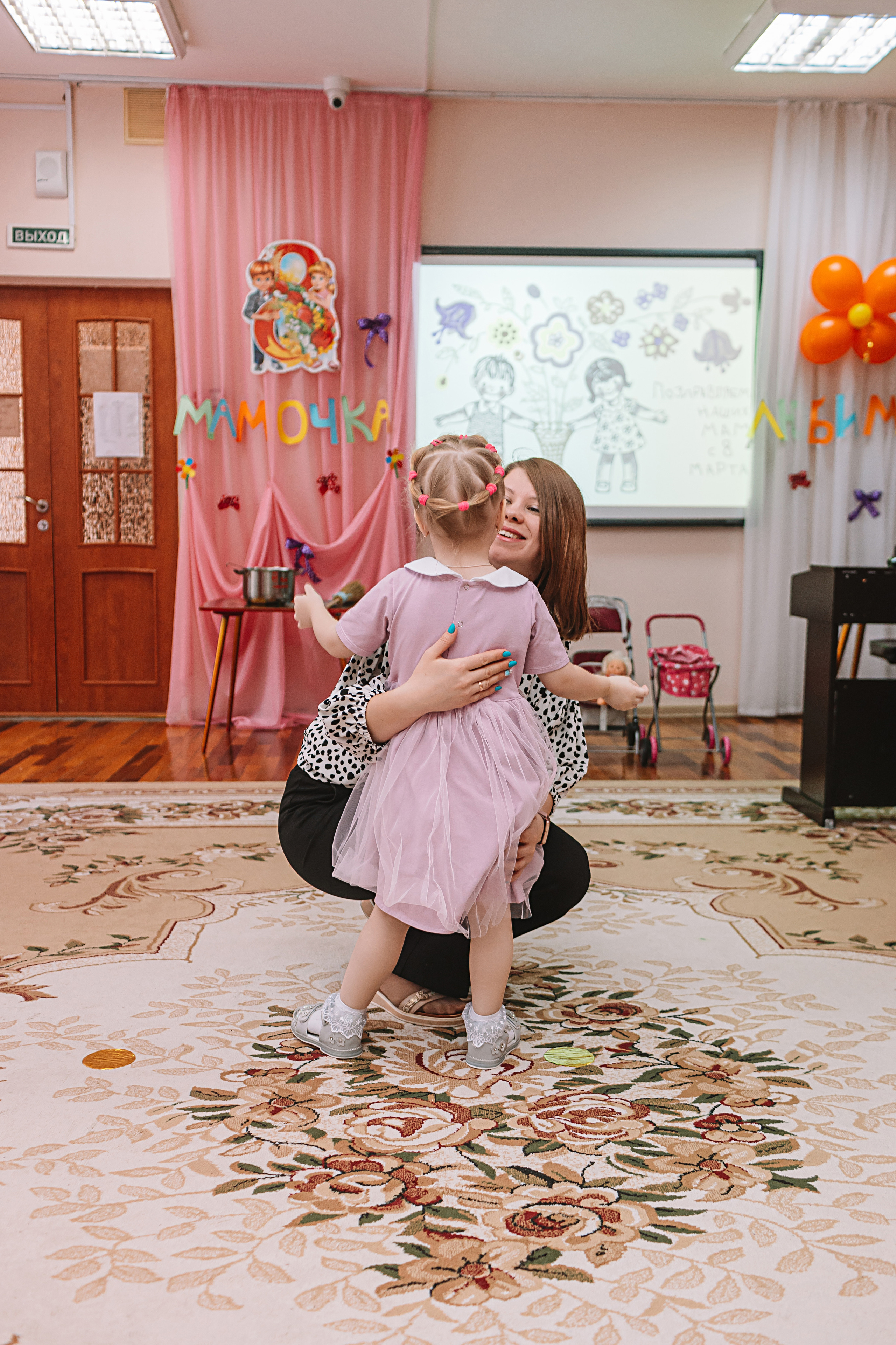 Утренник садик. Семейный фотограф Тюмень, фотограф на роды Салмина Мария