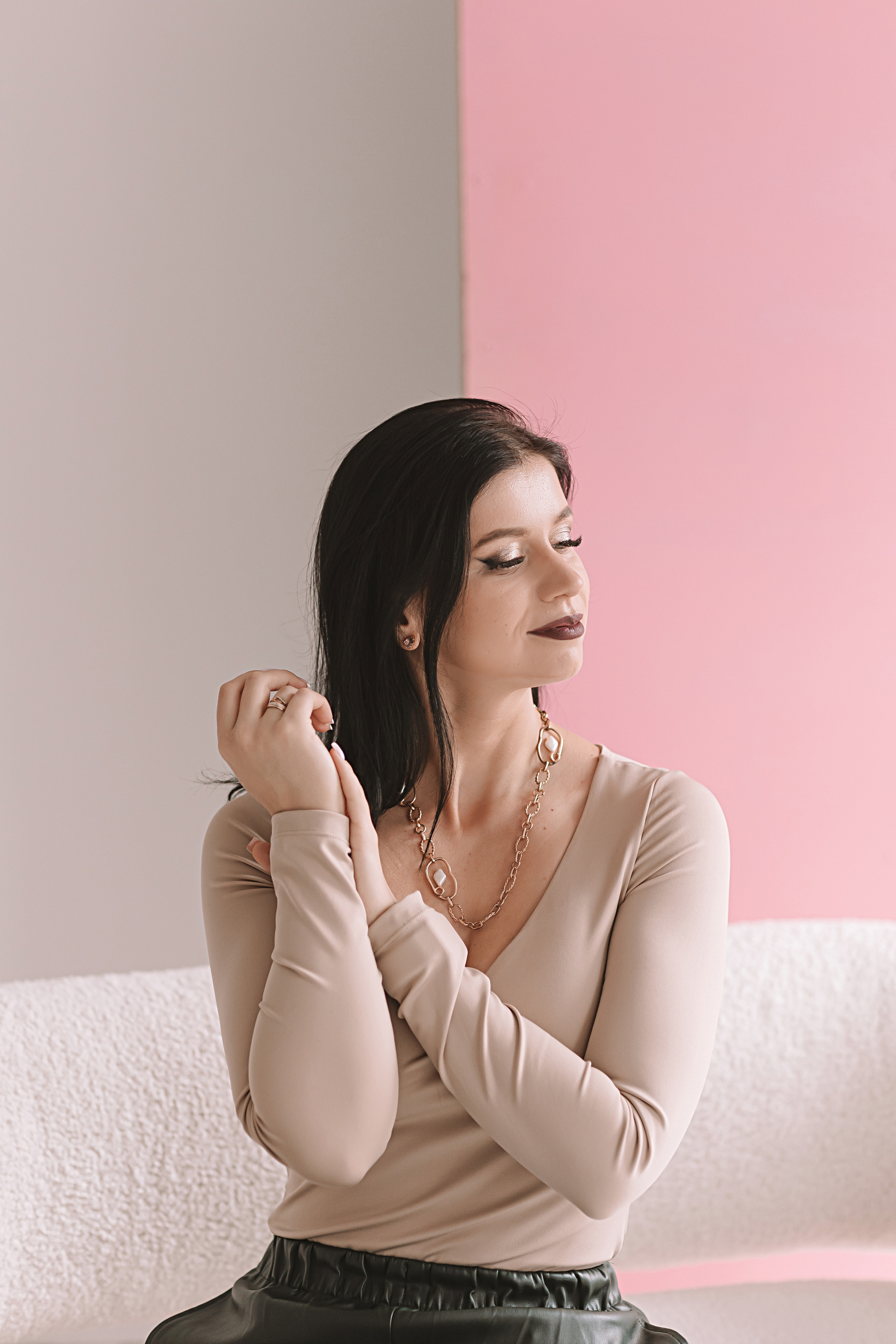 Руководитель студий красоты, студия Белая. Семейный фотограф Тюмень, фотограф на роды Салмина Мария