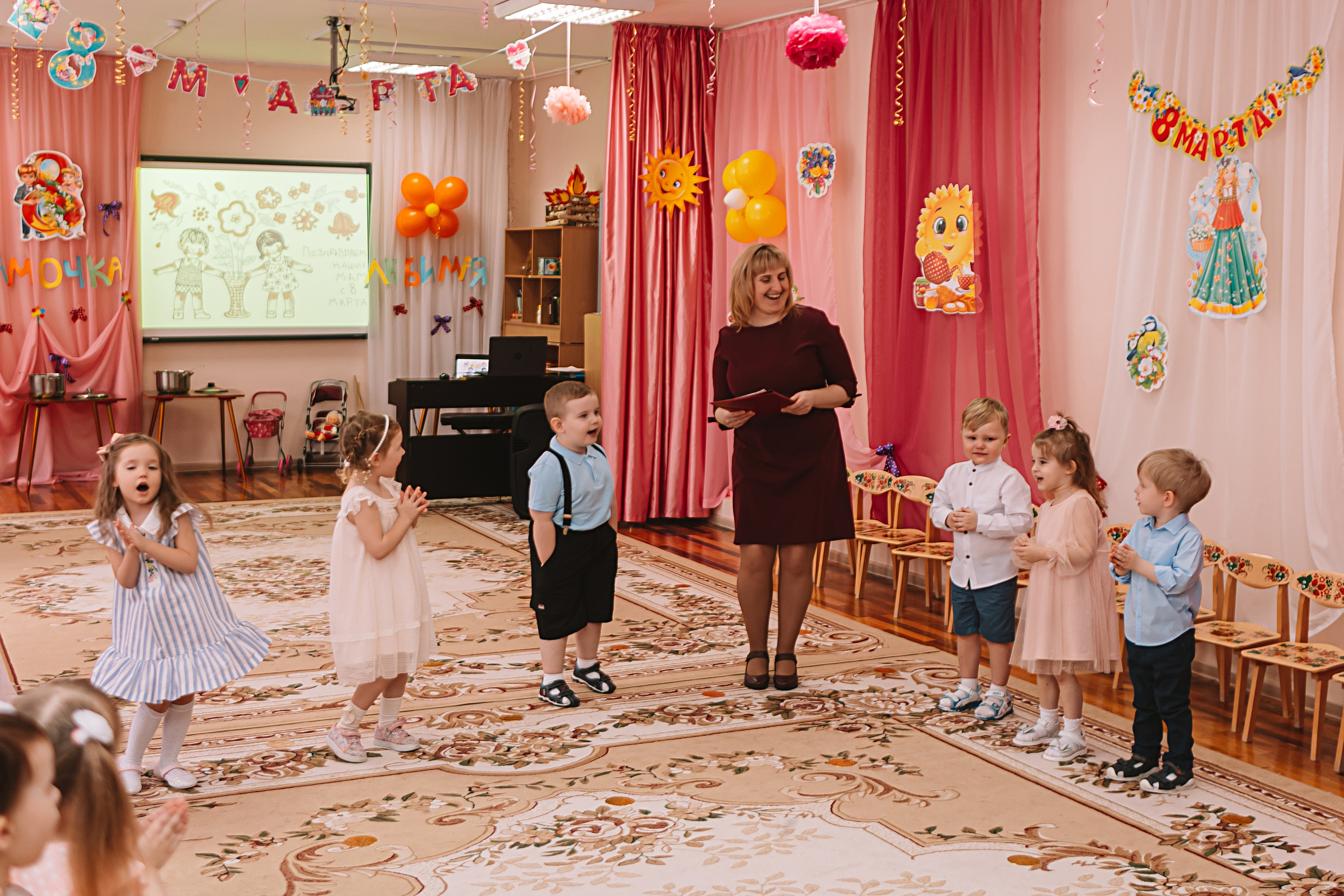 Утренник садик. Семейный фотограф Тюмень, фотограф на роды Салмина Мария