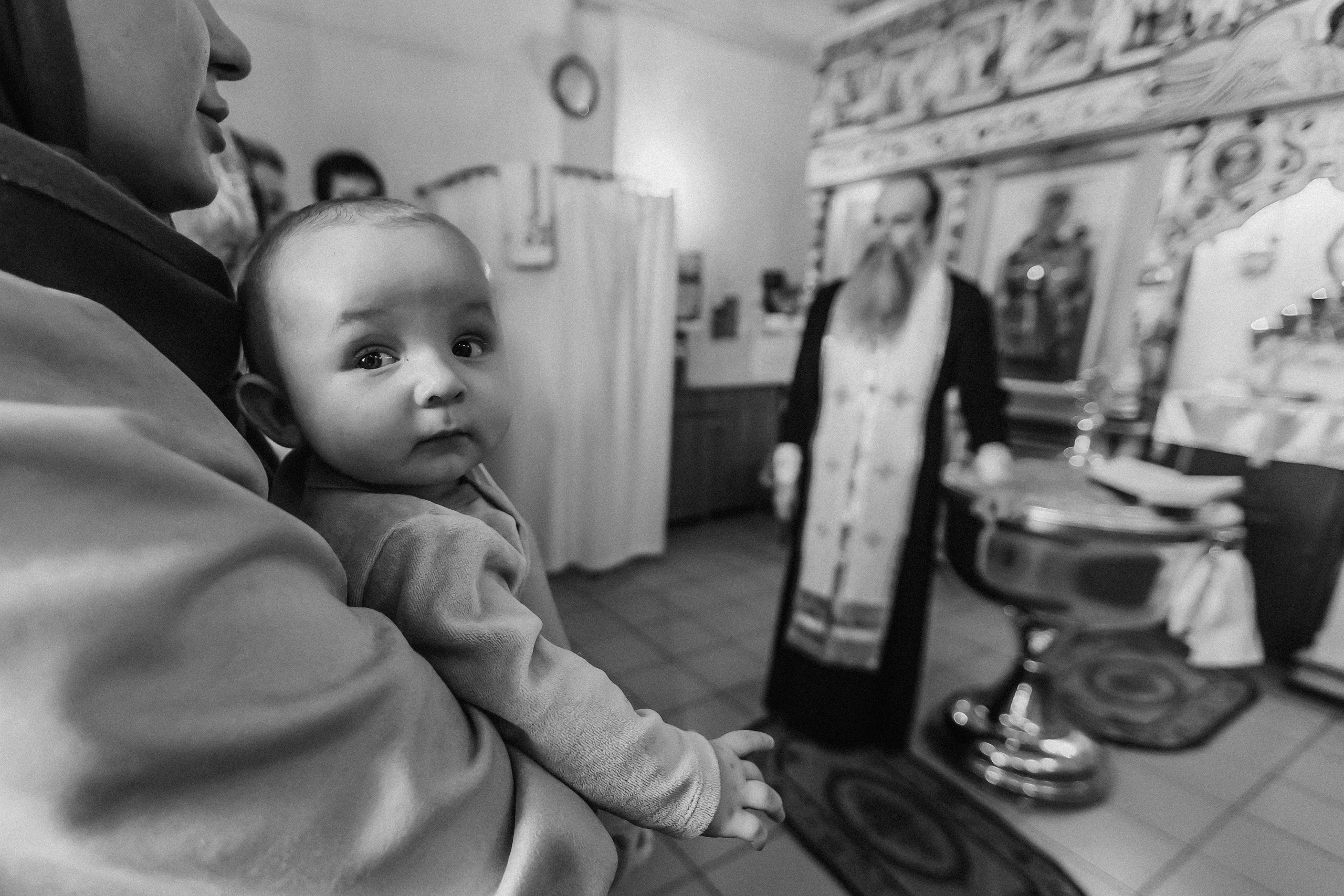 Крещение семакова. Семейный фотограф Тюмень, фотограф на роды Салмина Мария