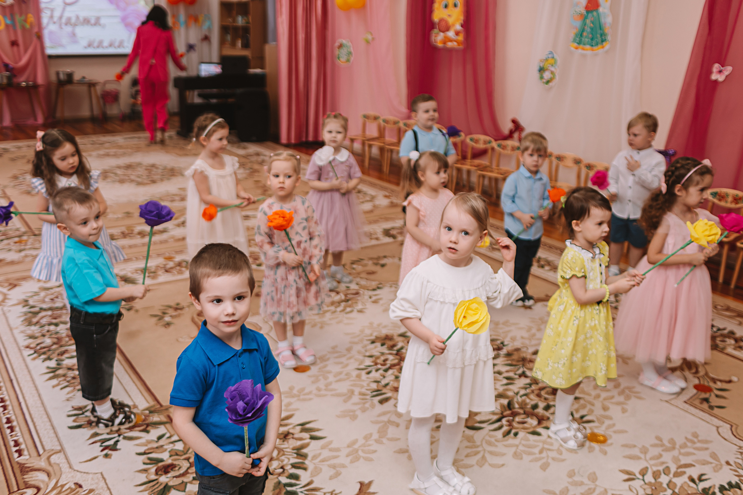 Утренник садик. Семейный фотограф Тюмень, фотограф на роды Салмина Мария