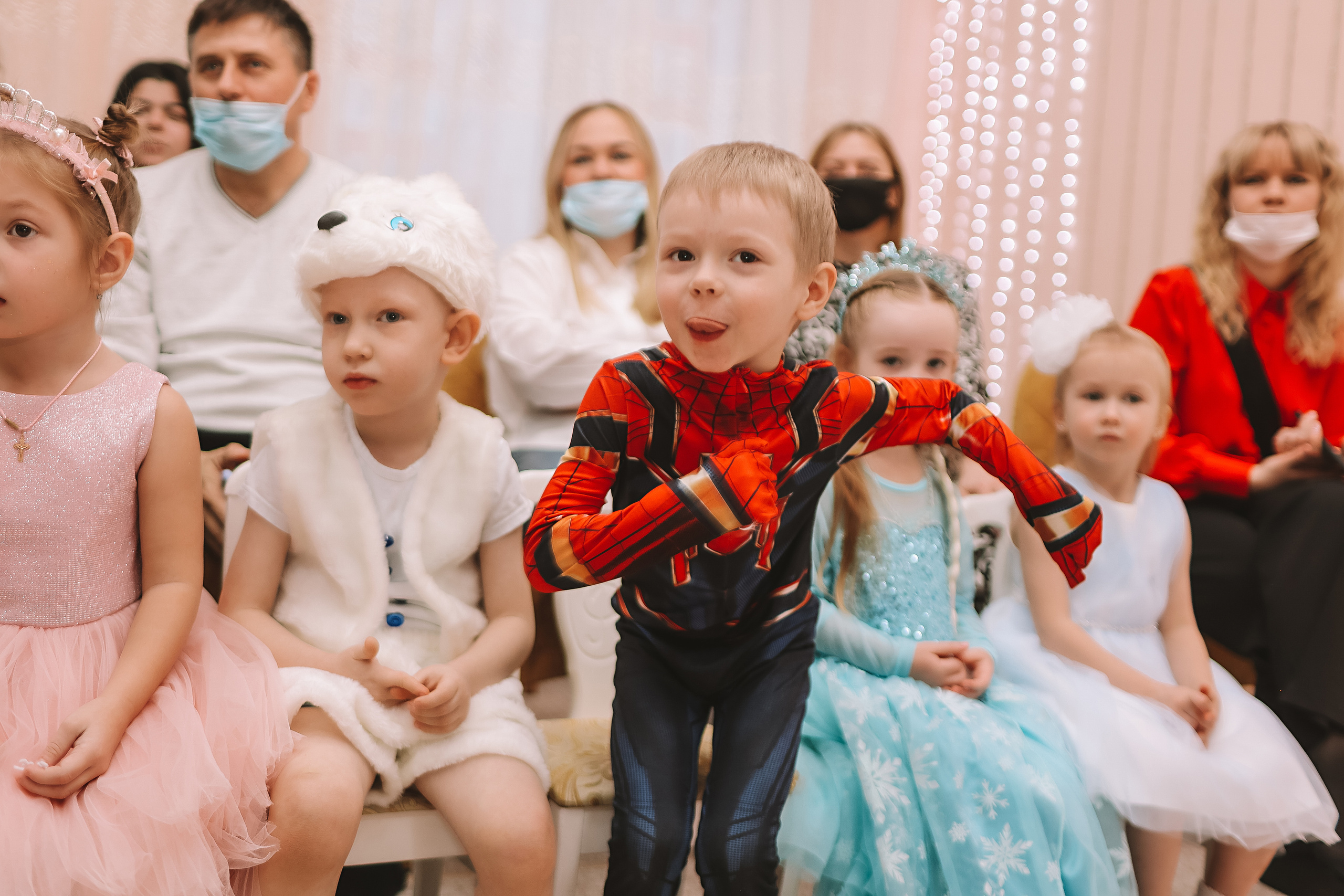 Репортаж новогоднего утренника. Семейный фотограф Тюмень, фотограф на роды Салмина Мария