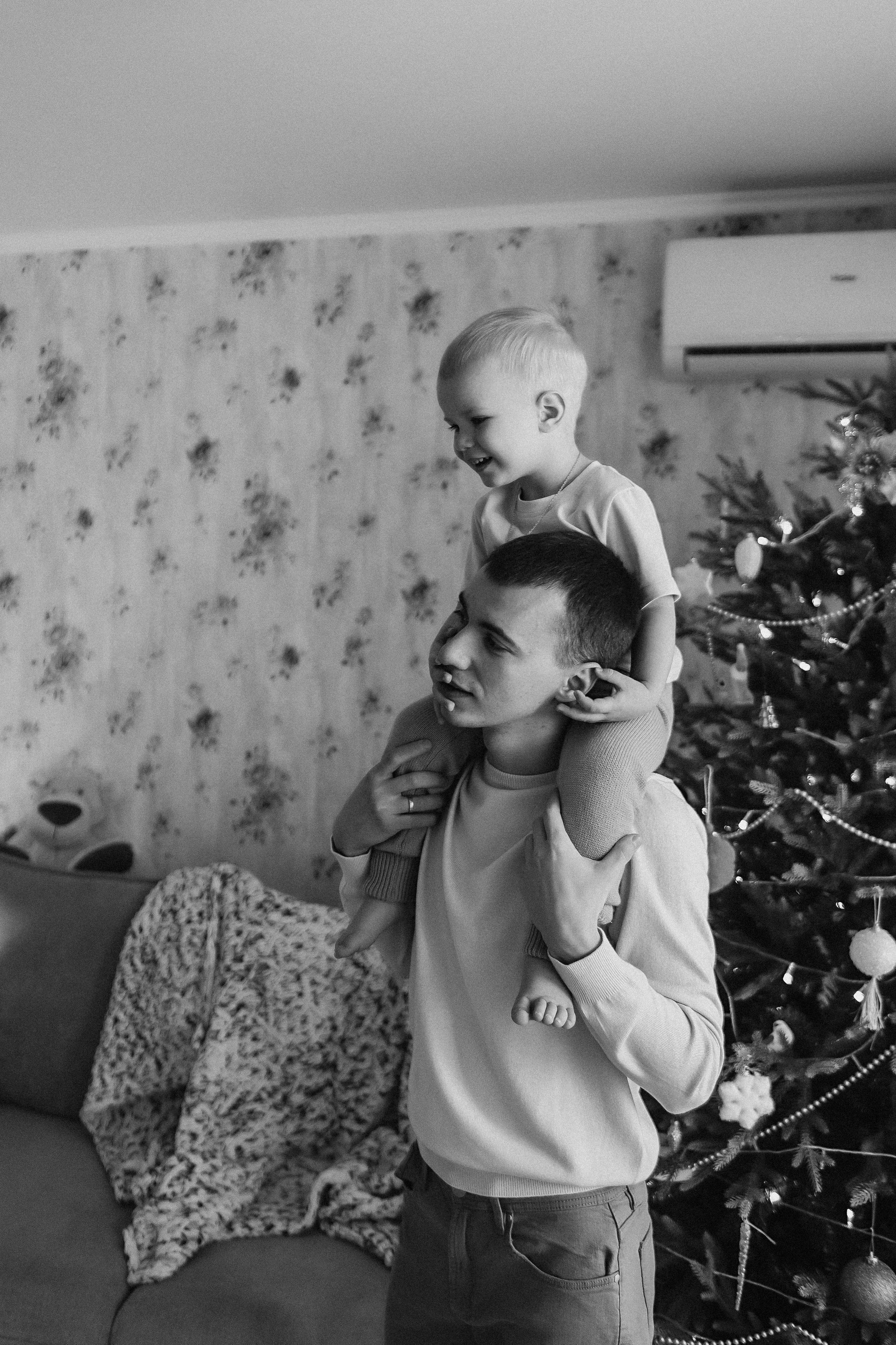 Очень активный Лев. Семейный фотограф Тюмень, фотограф на роды Салмина Мария