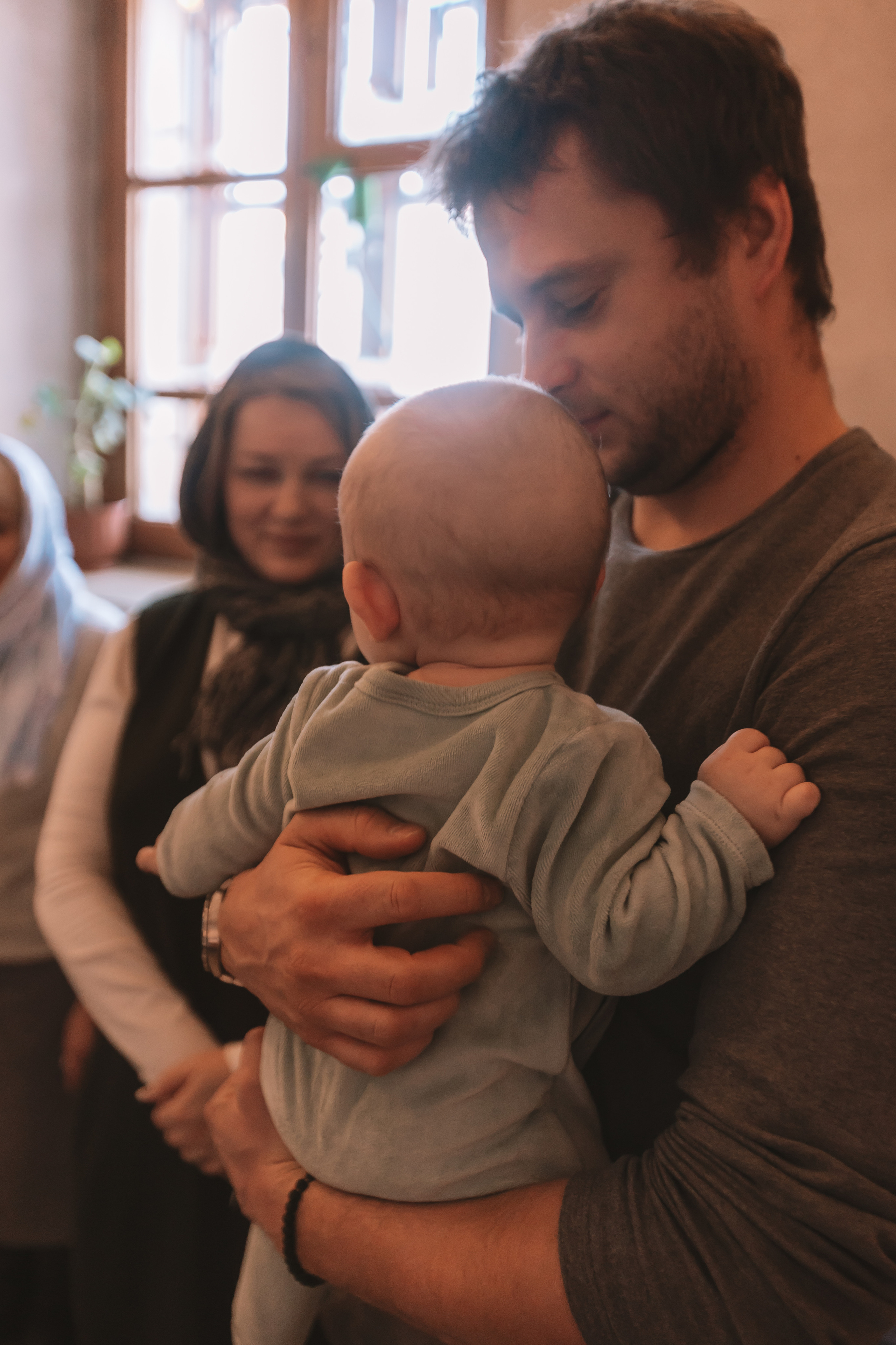 Крещение семакова. Семейный фотограф Тюмень, фотограф на роды Салмина Мария