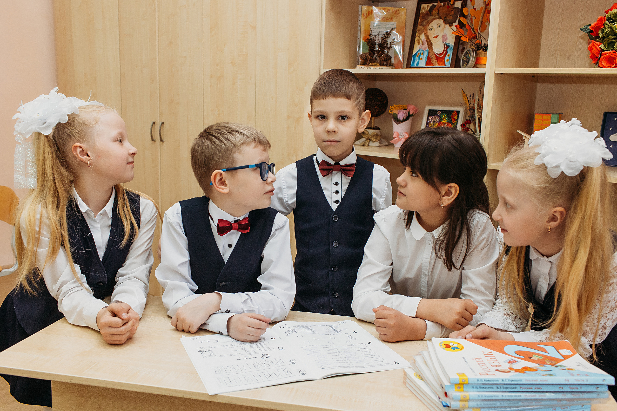 2 класс. Семейный фотограф Тюмень, фотограф на роды Салмина Мария