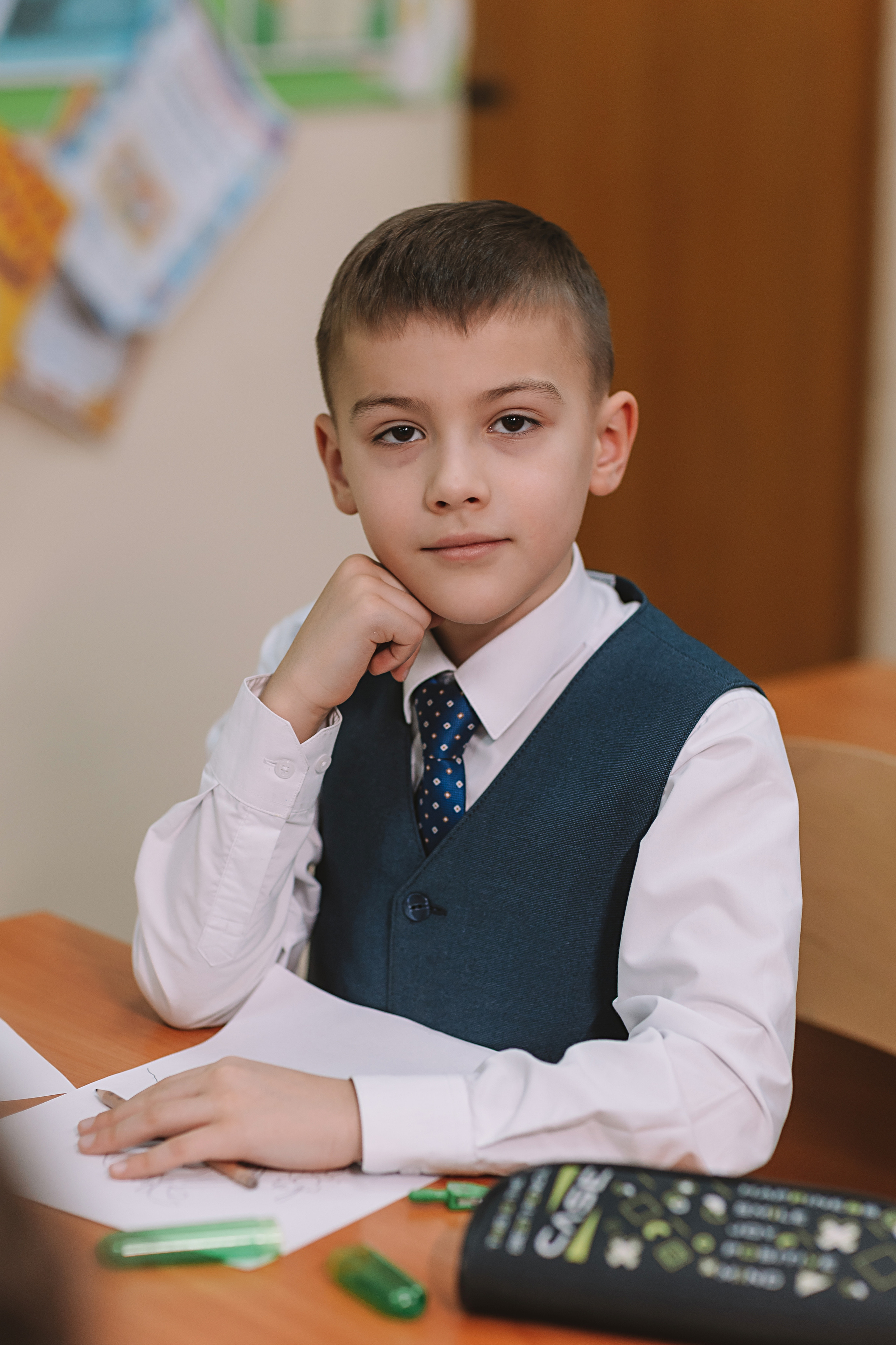 2 класс в школе. Семейный фотограф Тюмень, фотограф на роды Салмина Мария