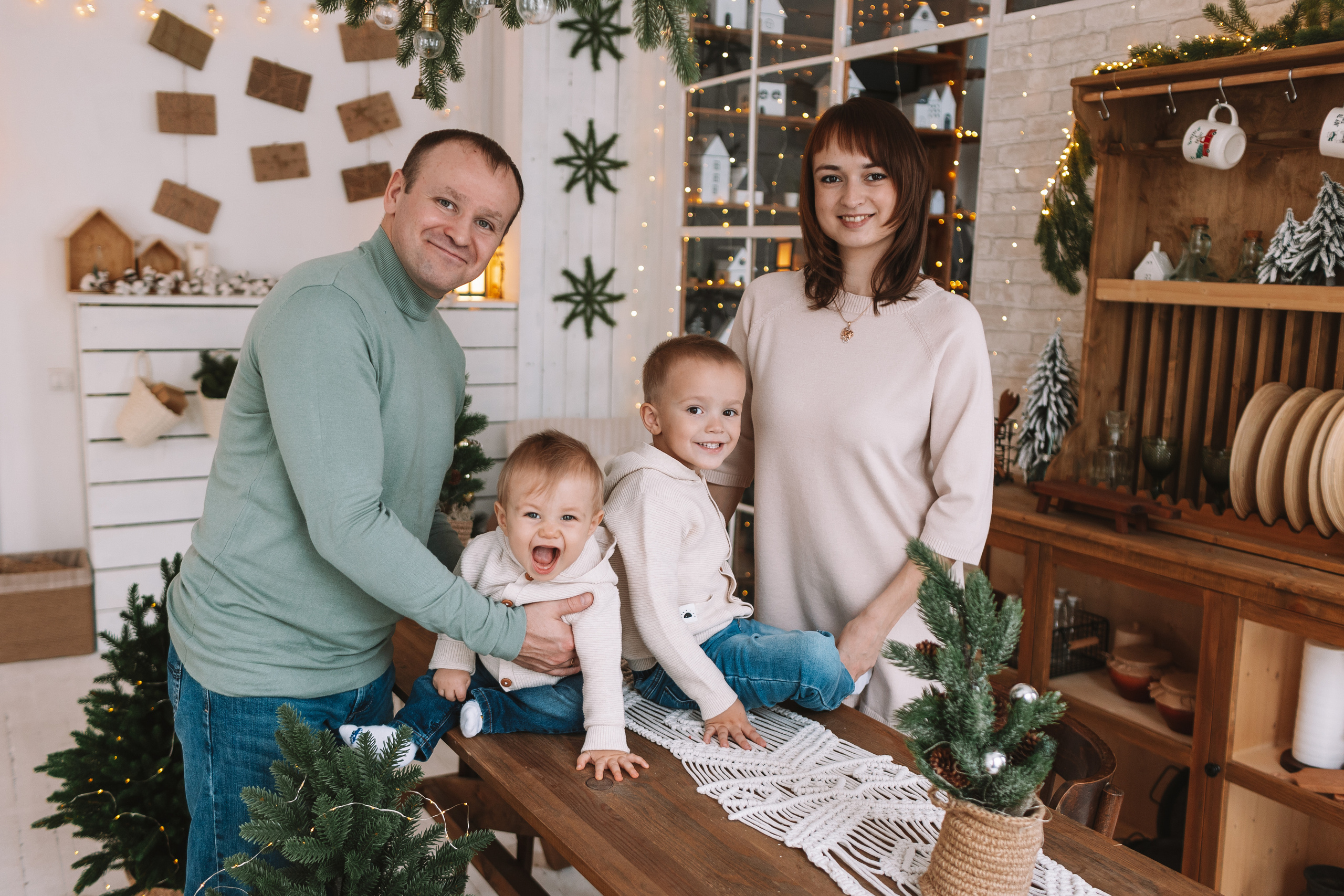 Студия Рояль (новогодняя). Семейный фотограф Тюмень, фотограф на роды Салмина Мария